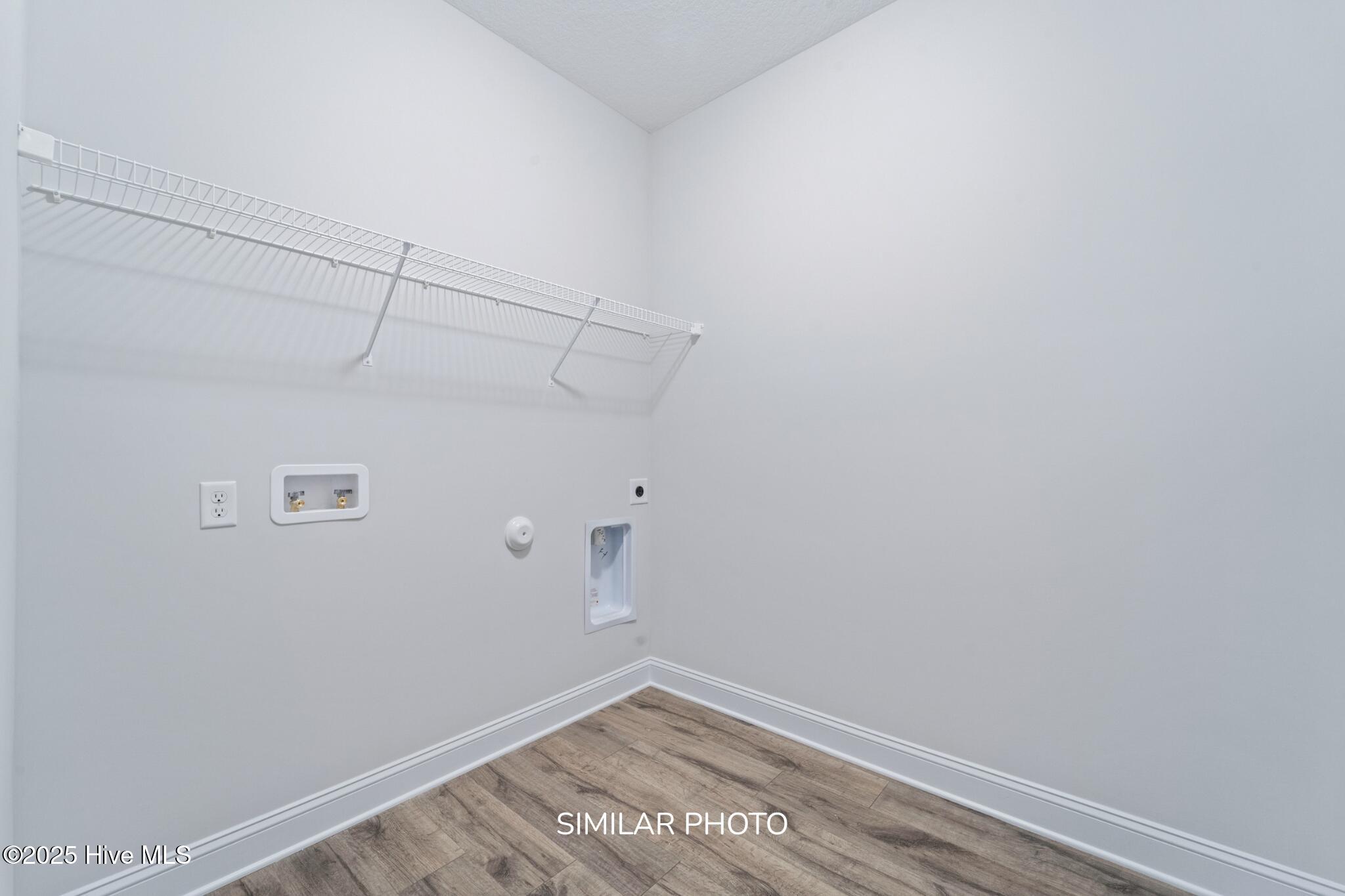 100518963 | Photo 46