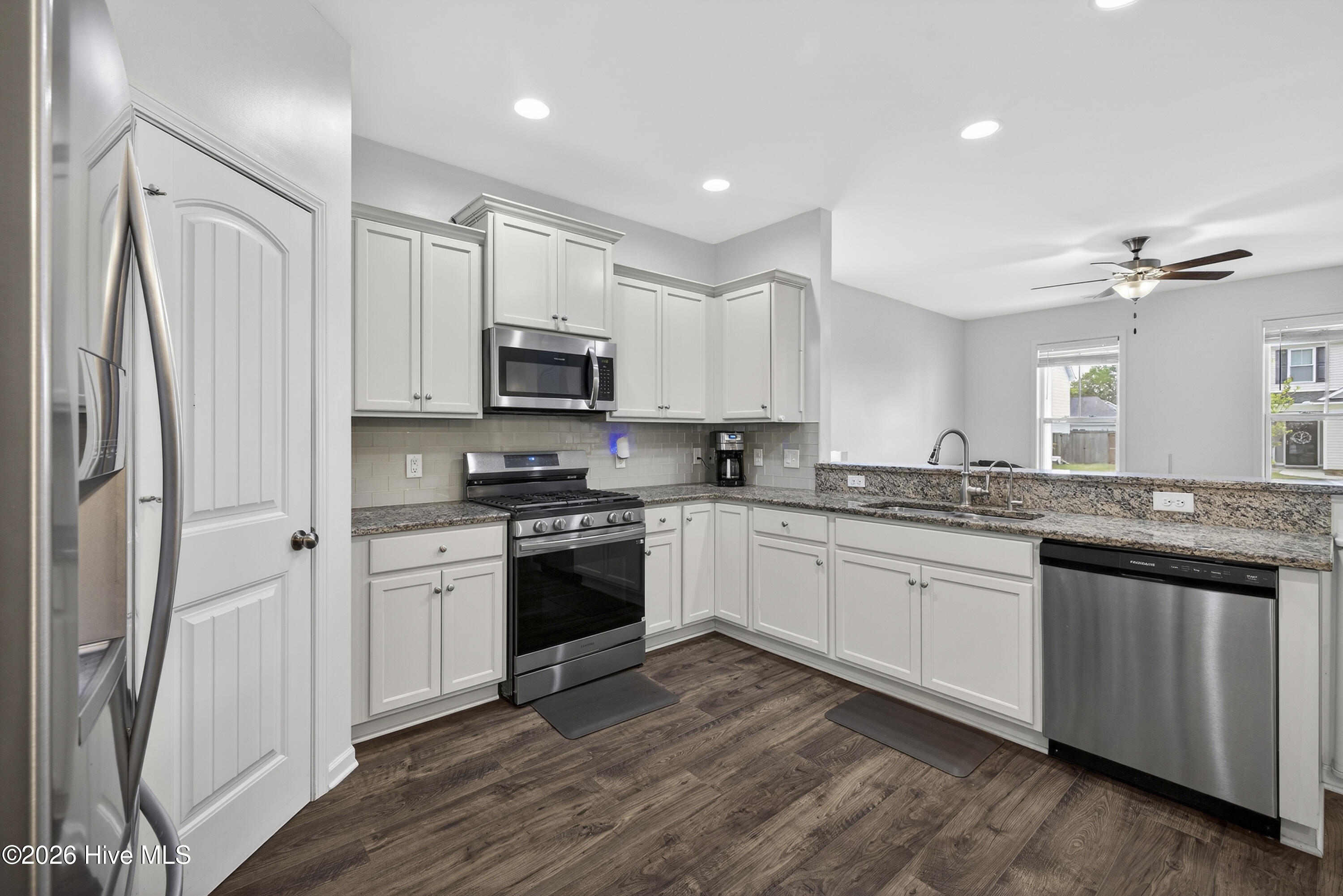 100564462 | Photo 13