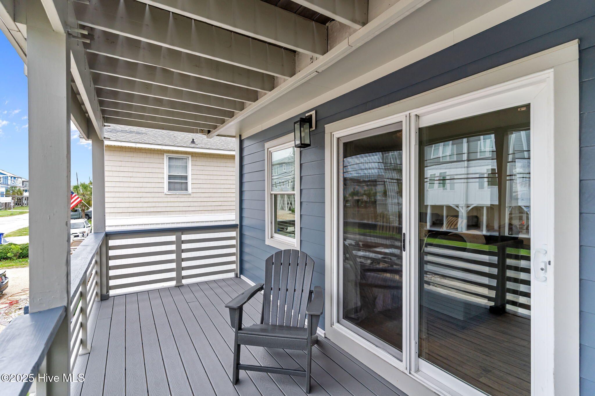 100526073 | Photo 49