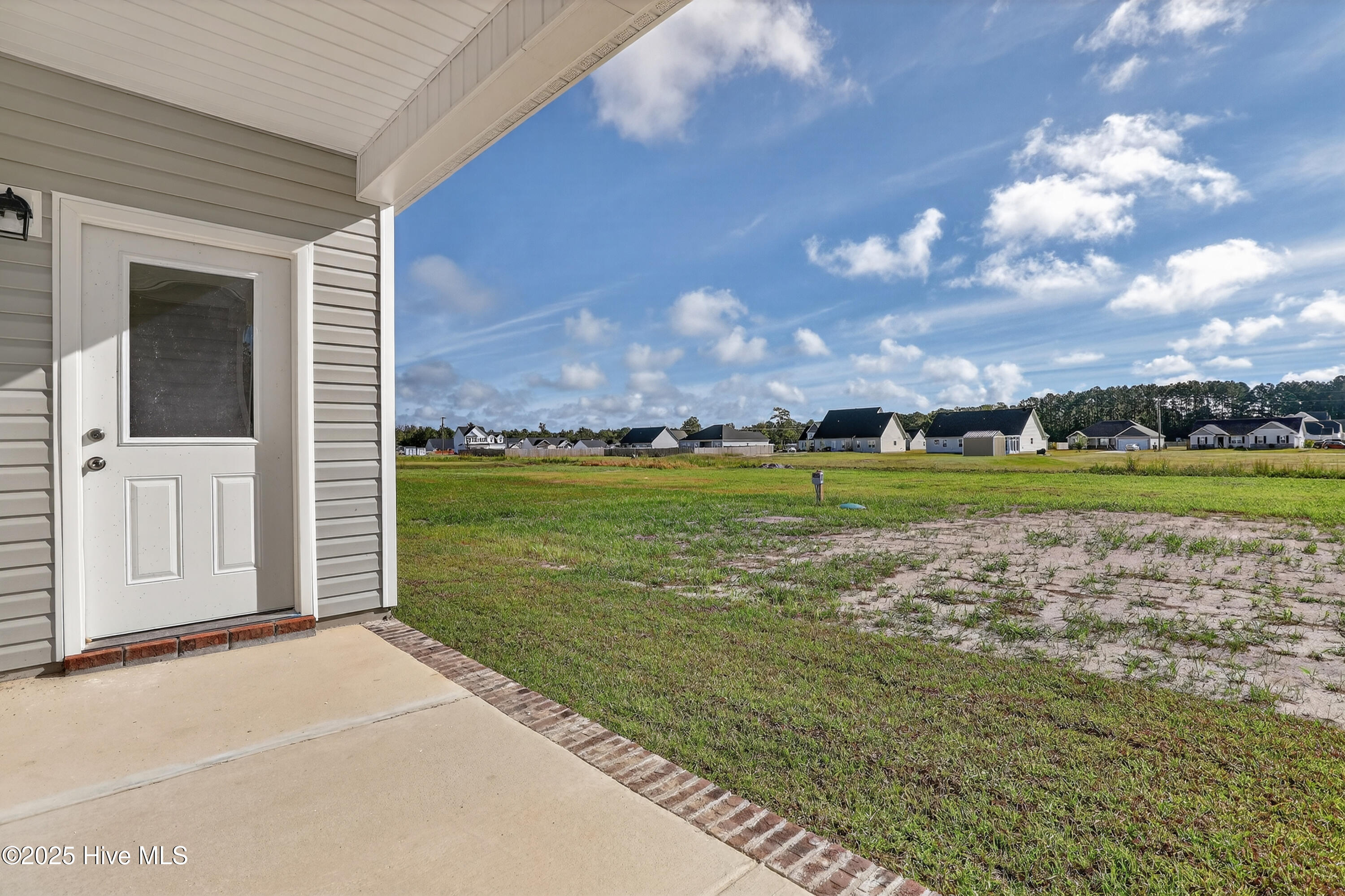 100505090 | Photo 27