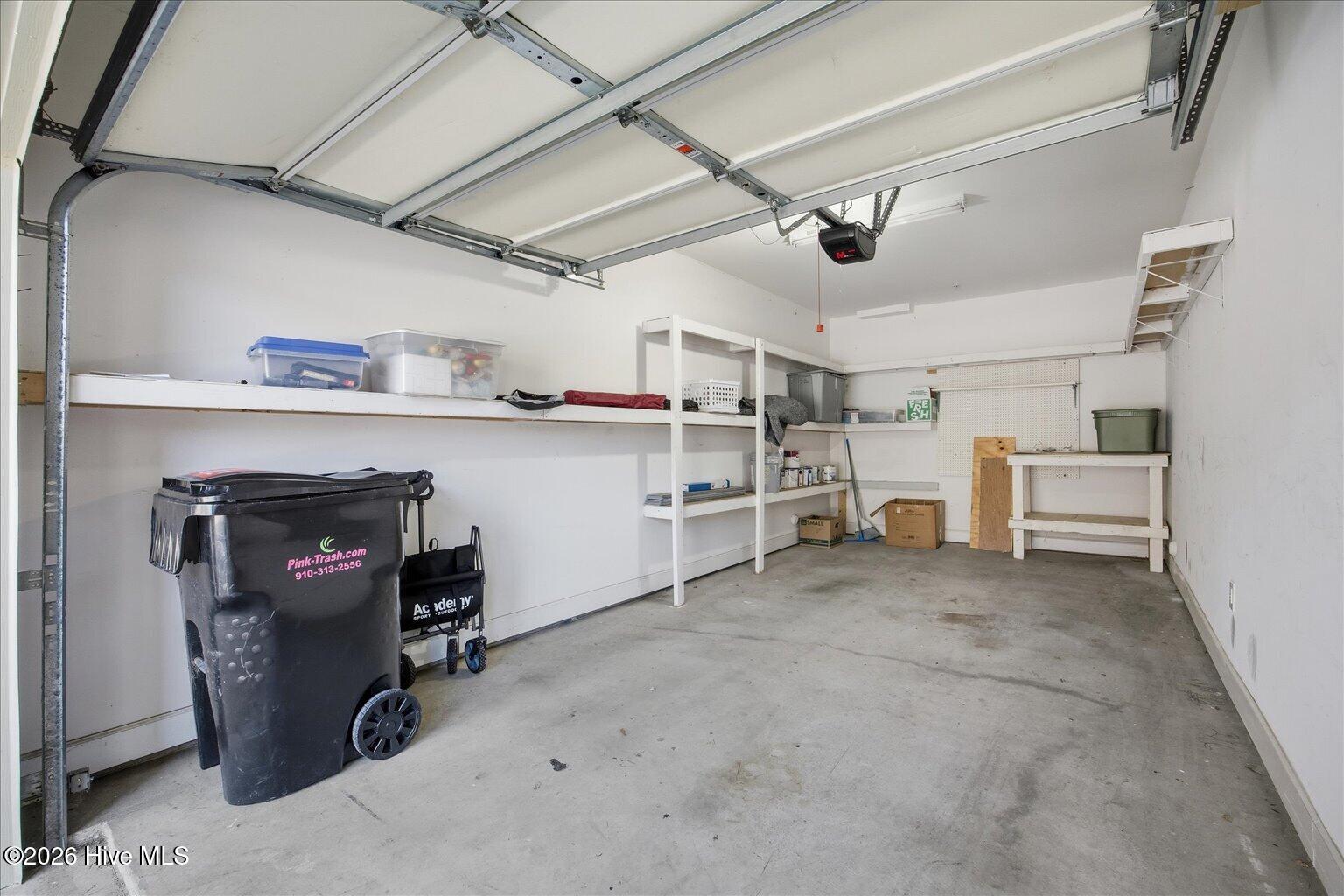 100561305 | Photo 33