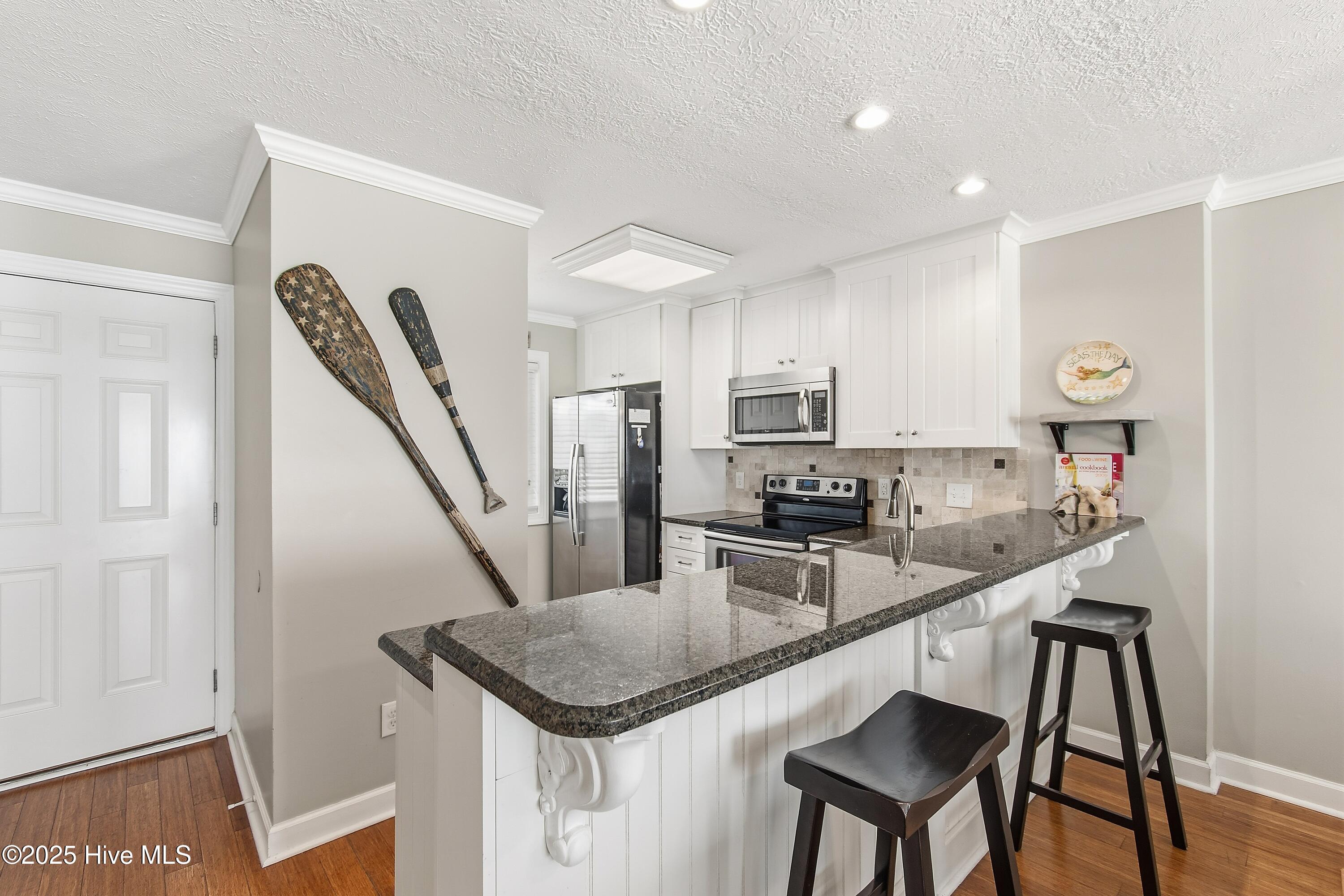 100544302 | Photo 12