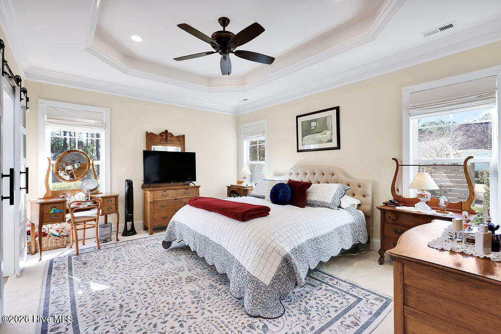 100550875 | Photo 25