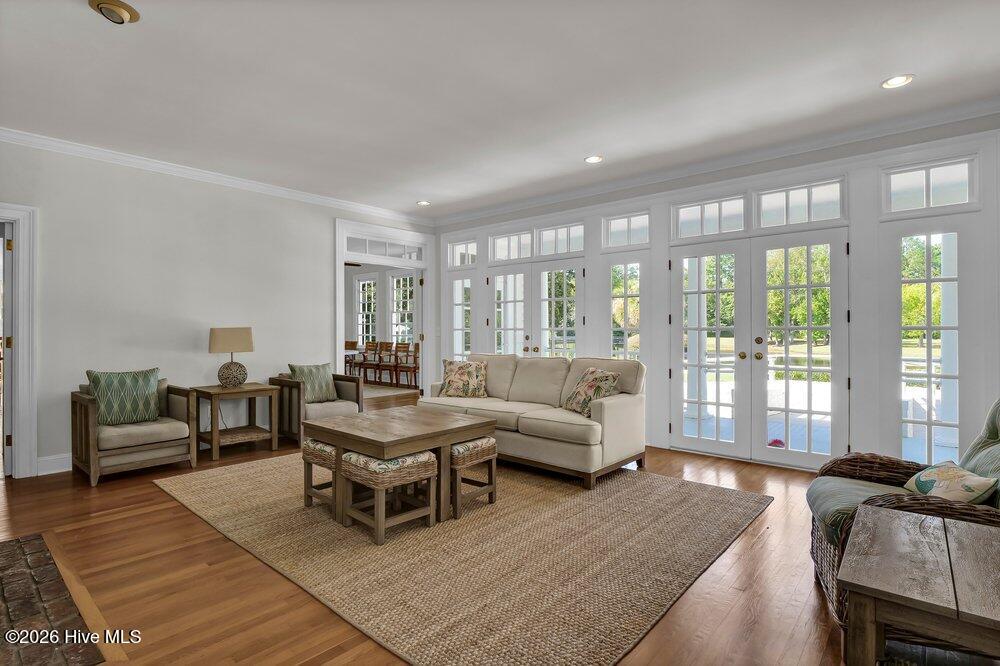 100555857 | Photo 69