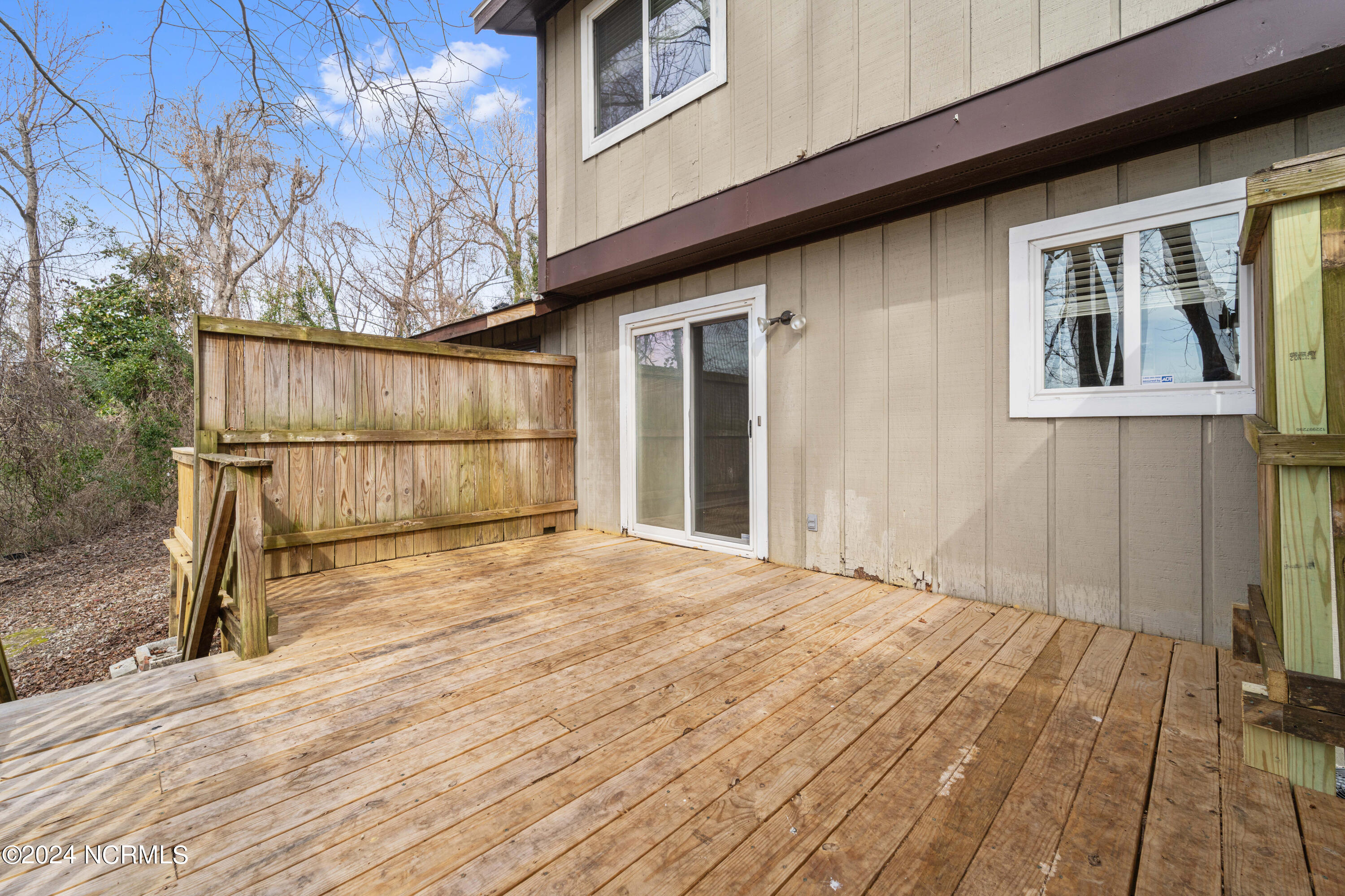 100566962 | Photo 15