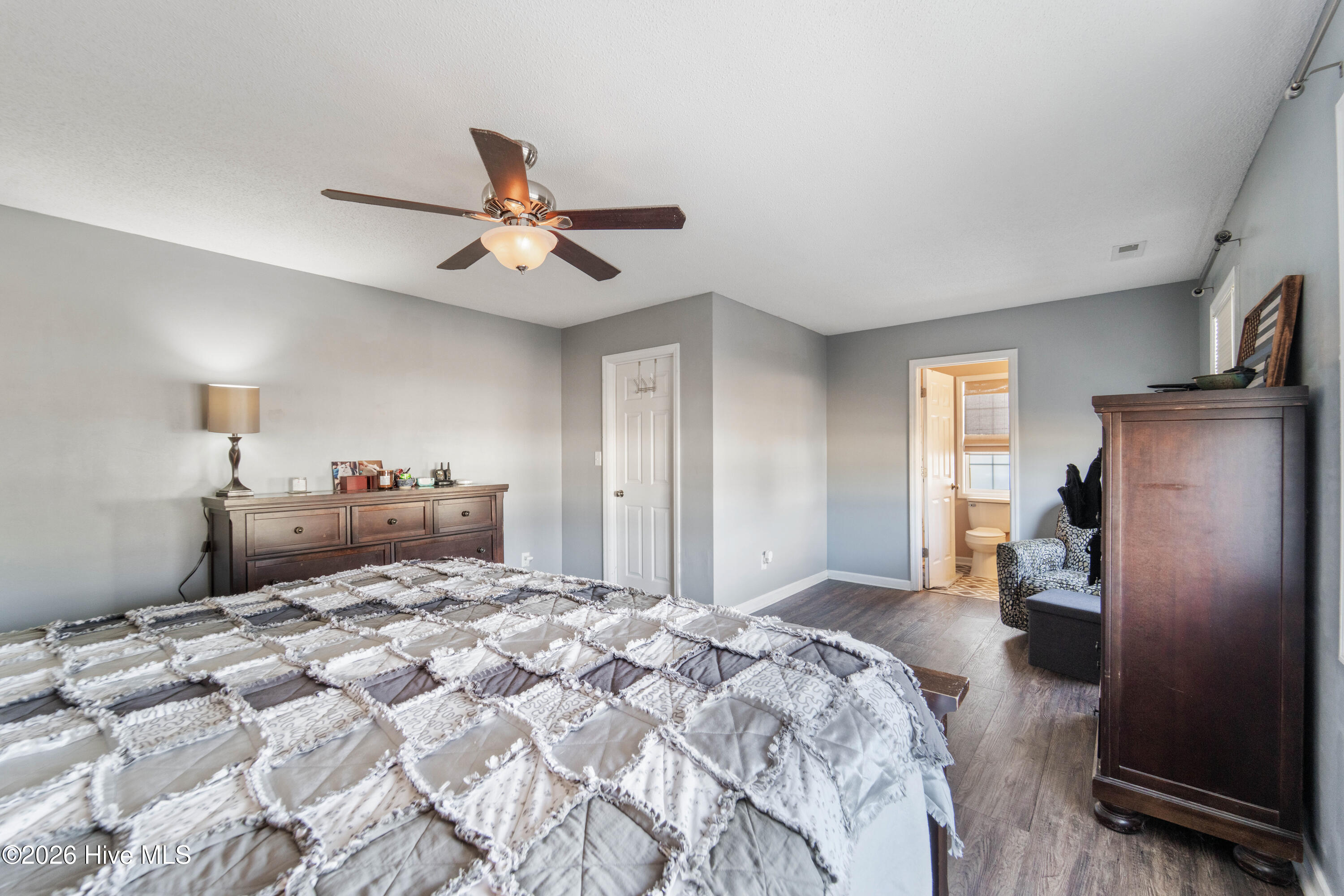 100548548 | Photo 26