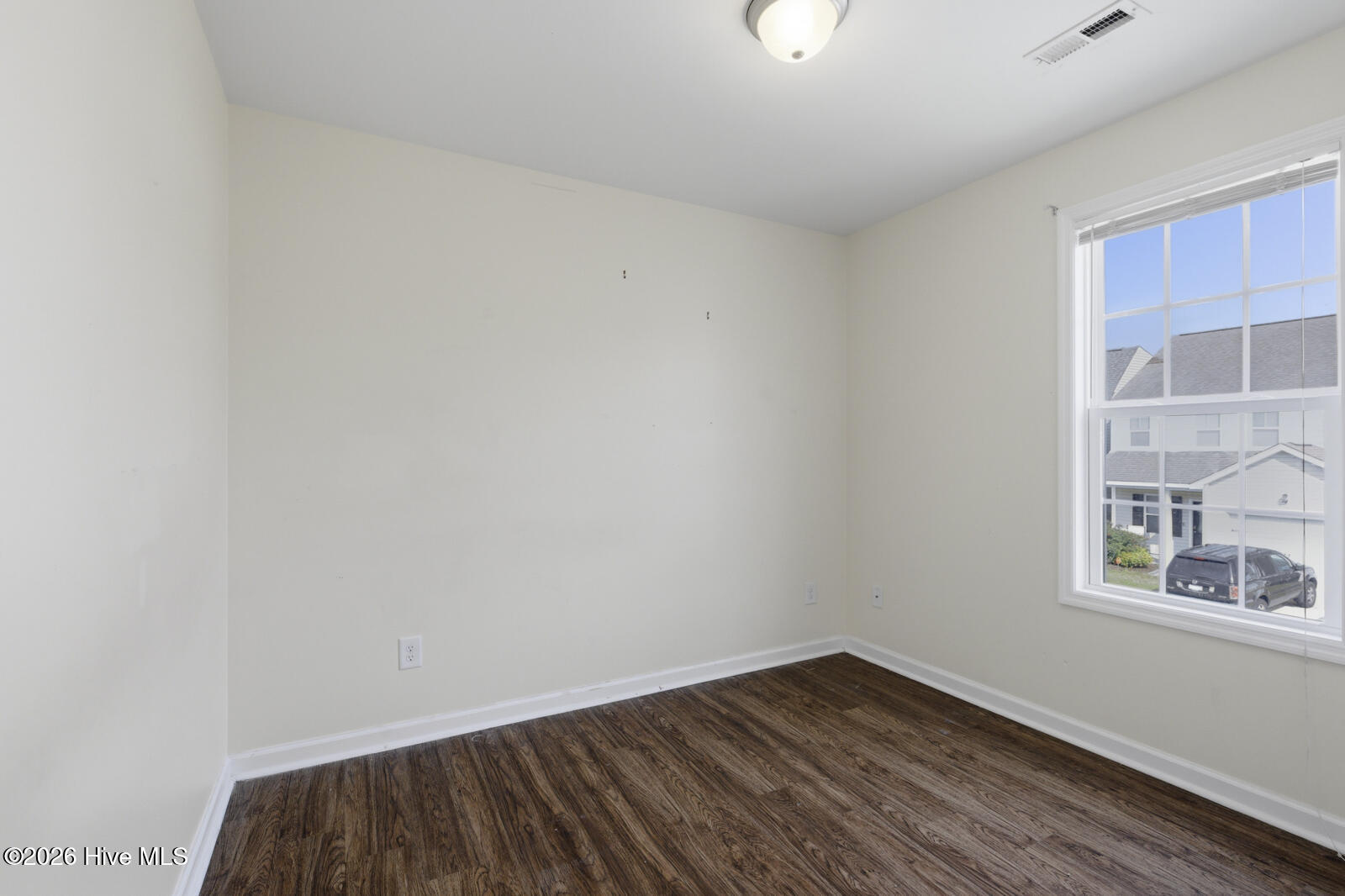 100564423 | Photo 23