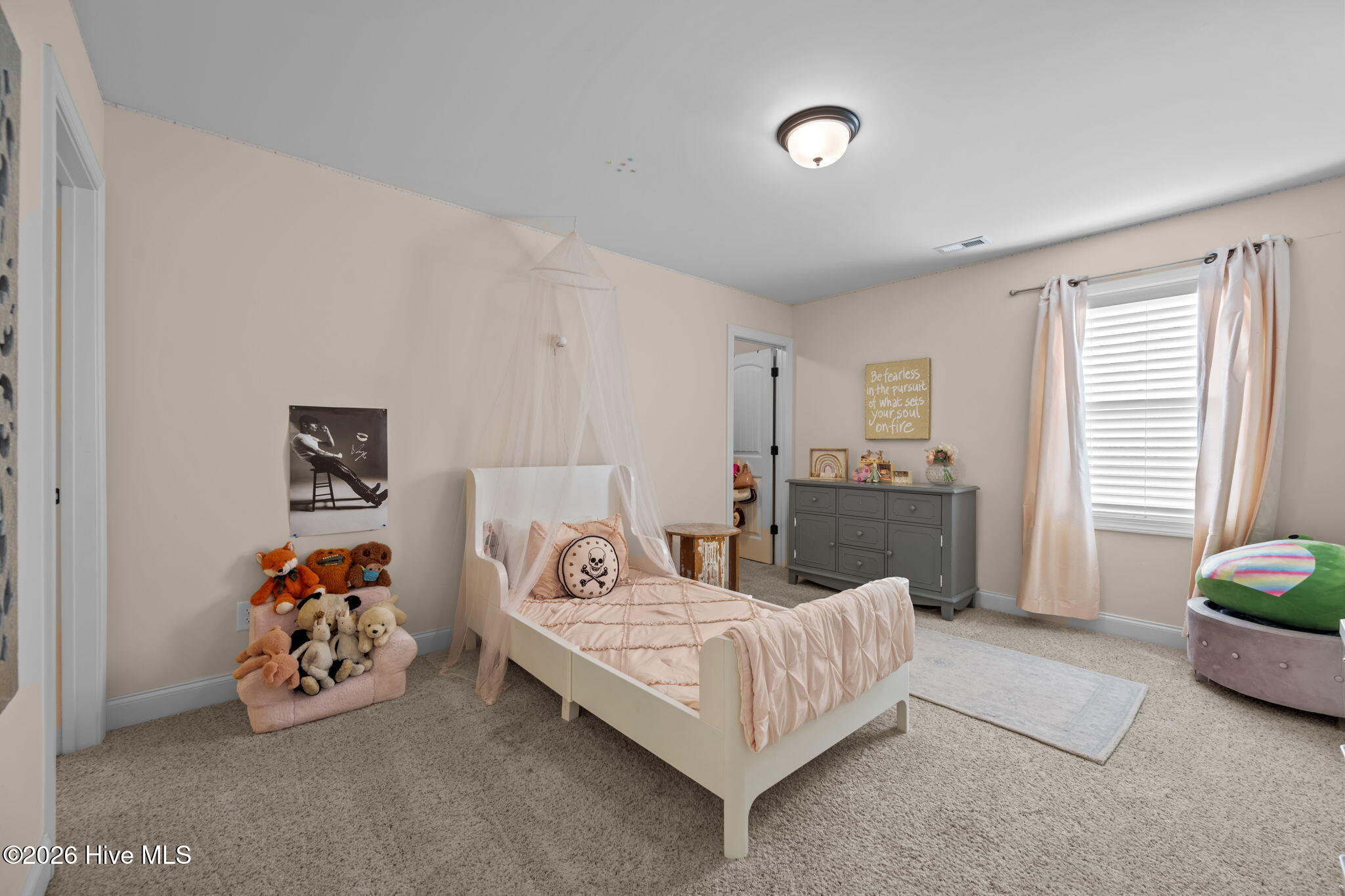 100556667 | Photo 35