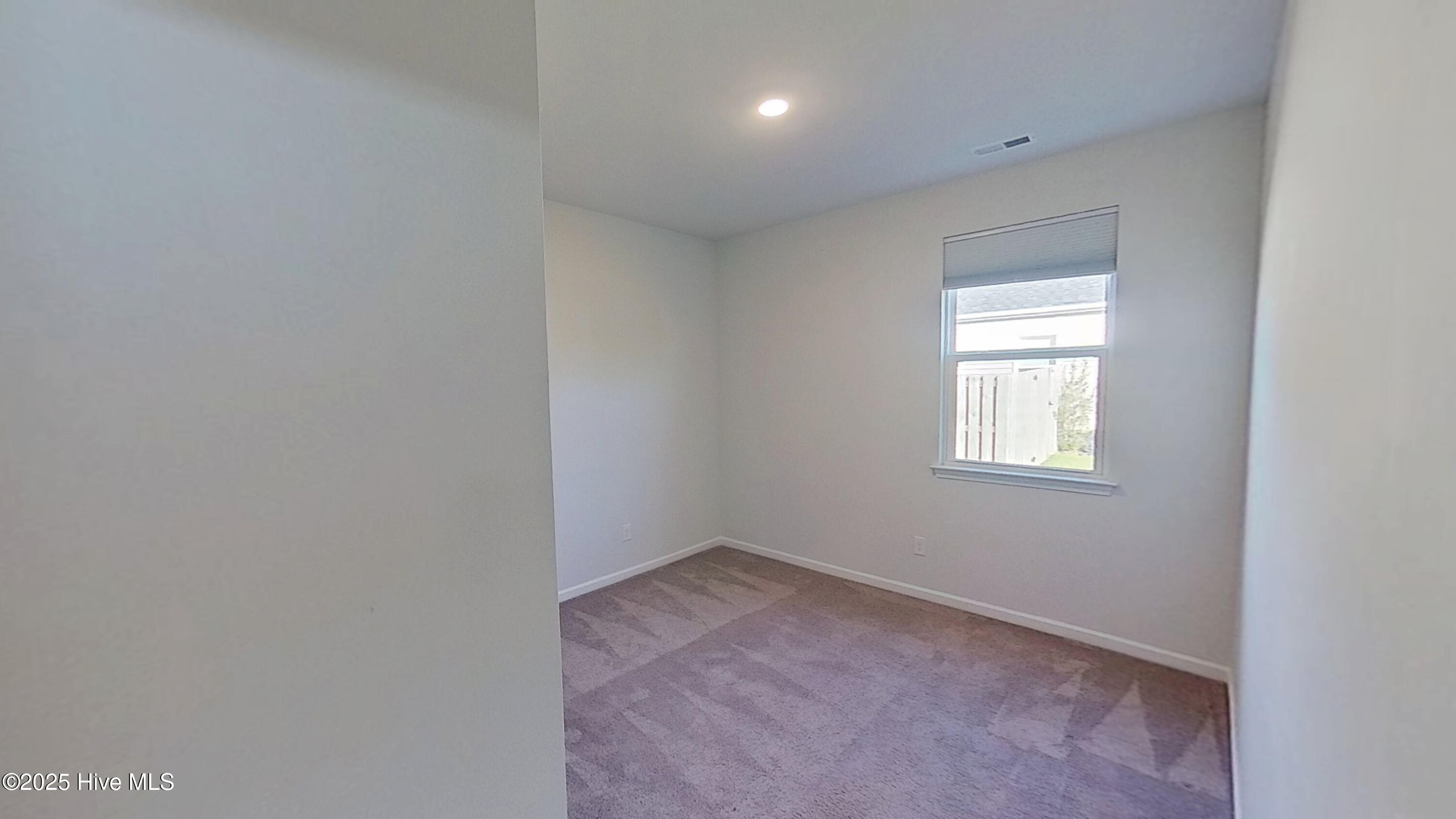 100532856 | Photo 15