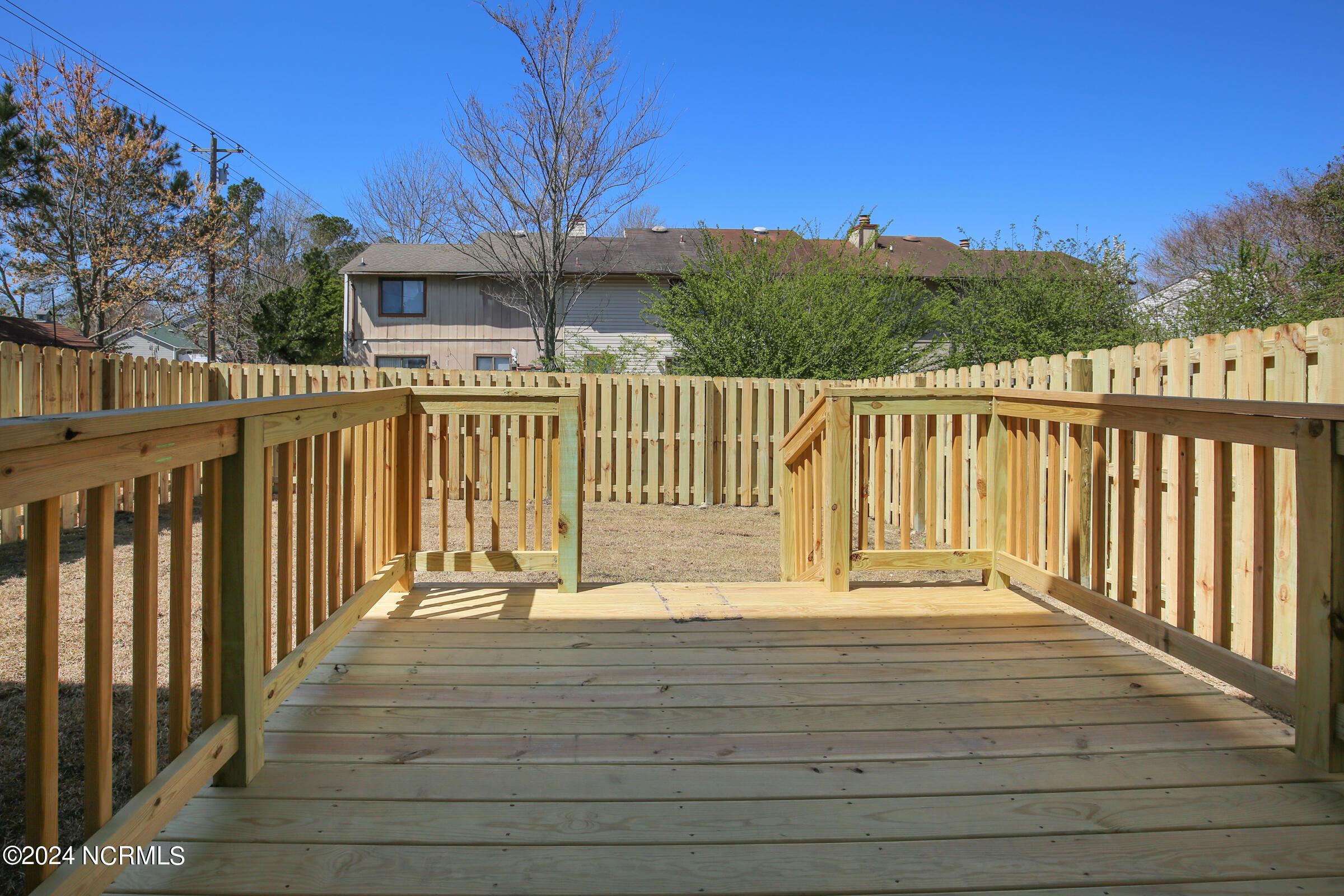 100557159 | Photo 34