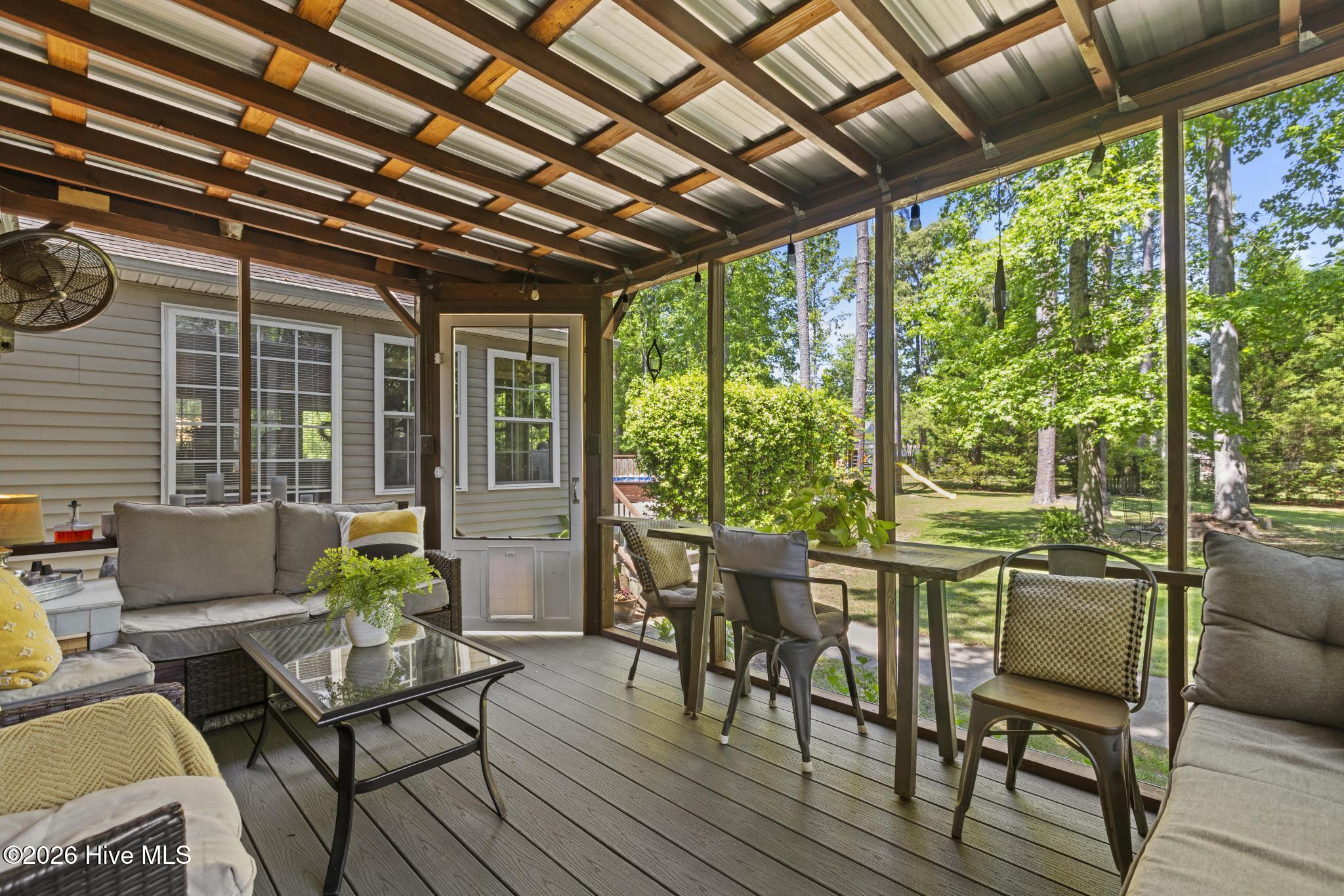 100569223 | Photo 54