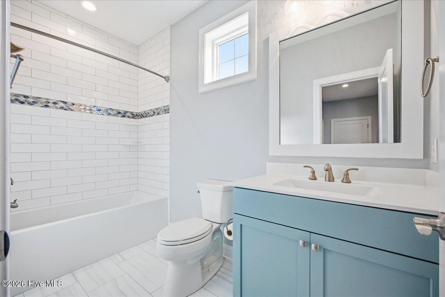 100559735 | Photo 31