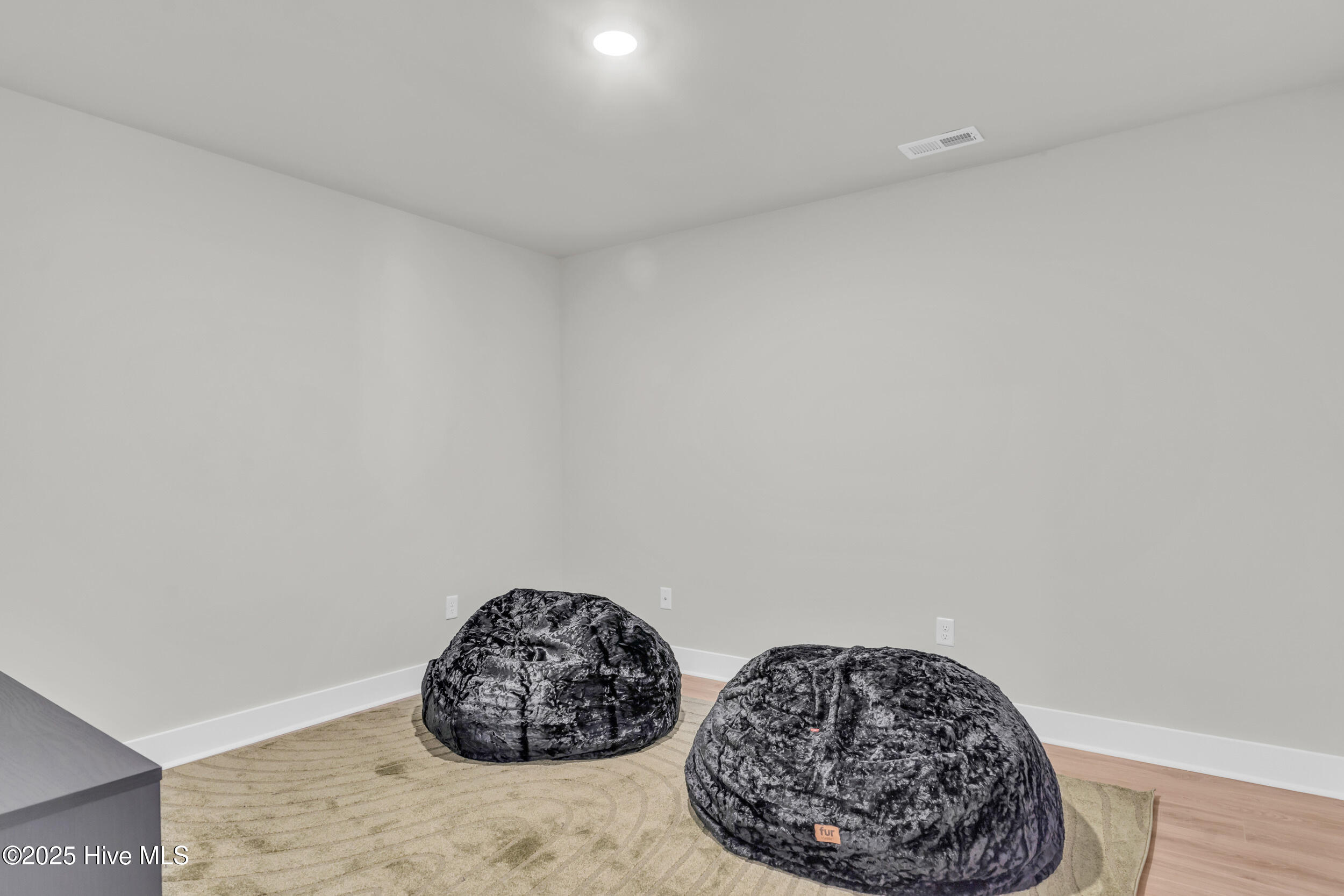 100563674 | Photo 21