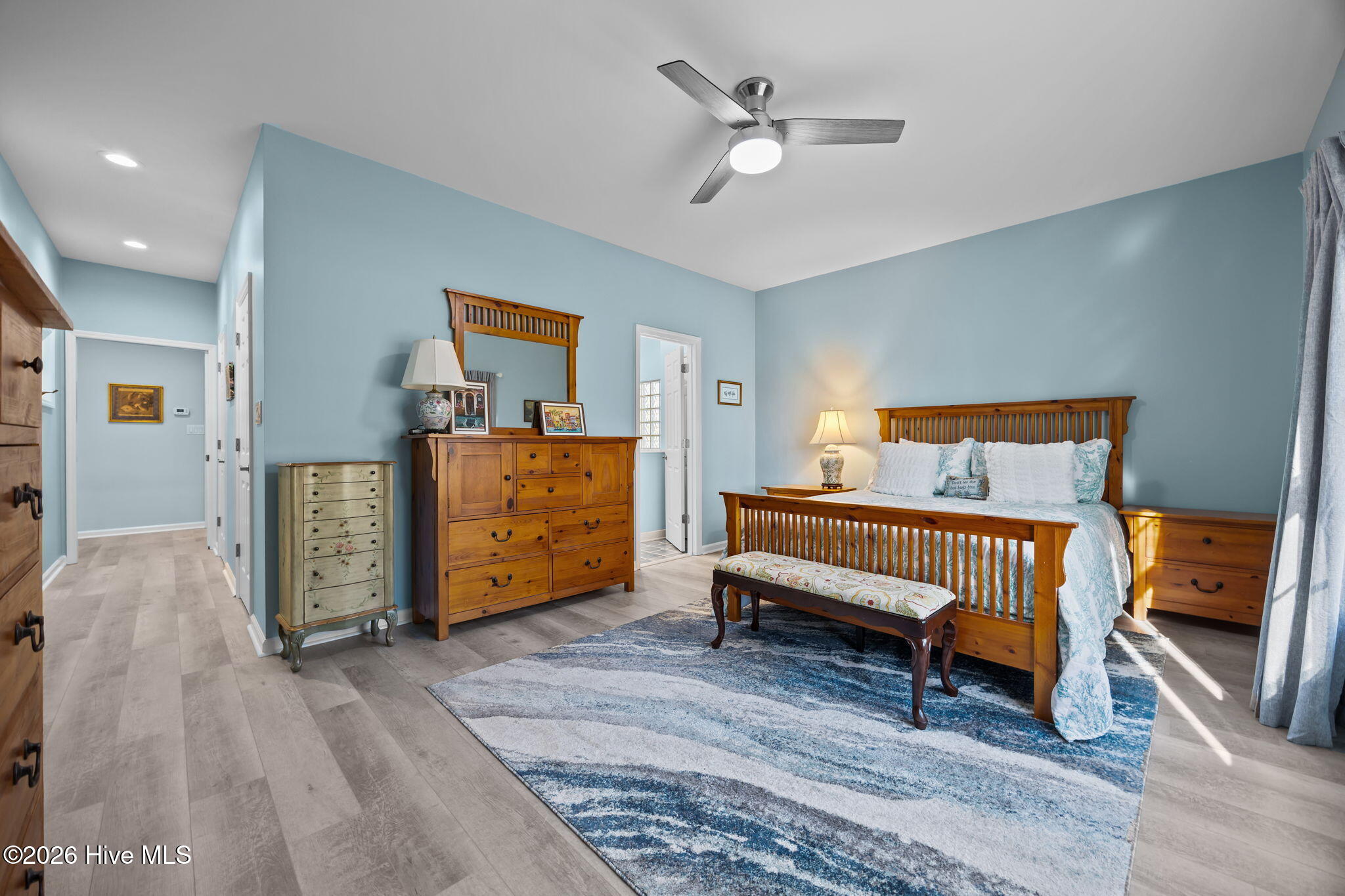 100547284 | Photo 22