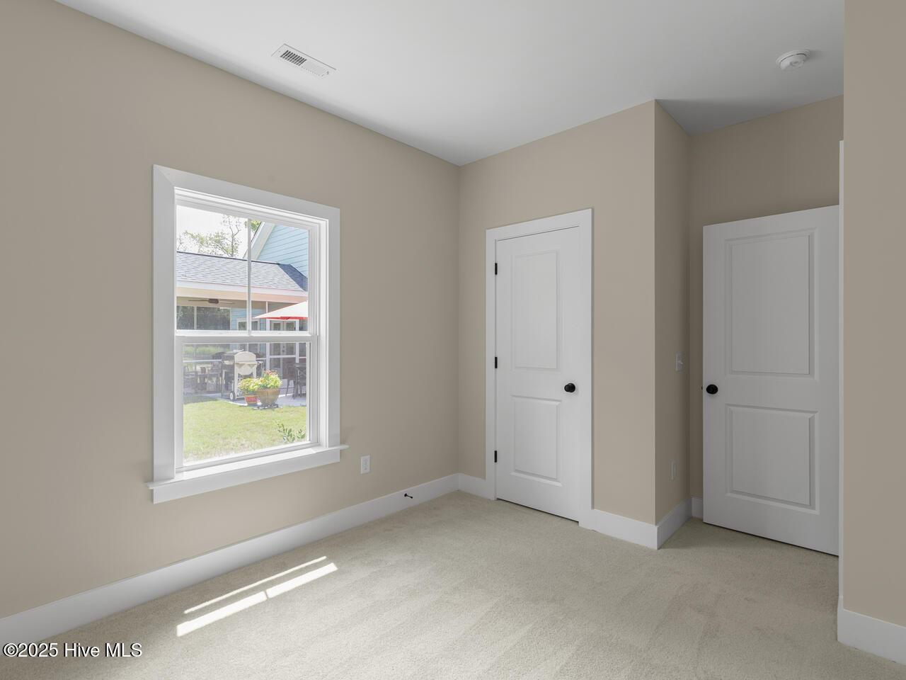 100515961 | Photo 33