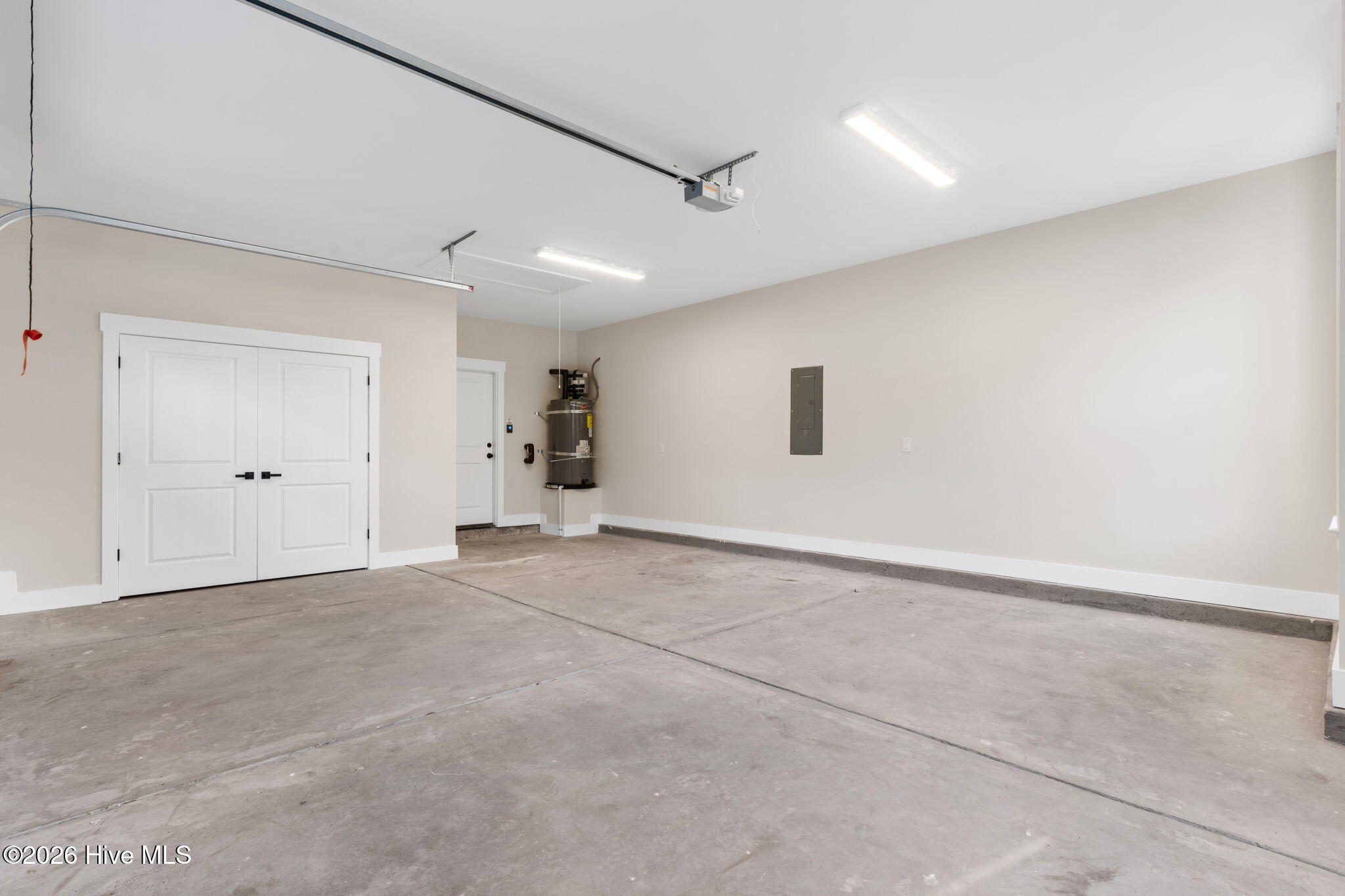 100558111 | Photo 39