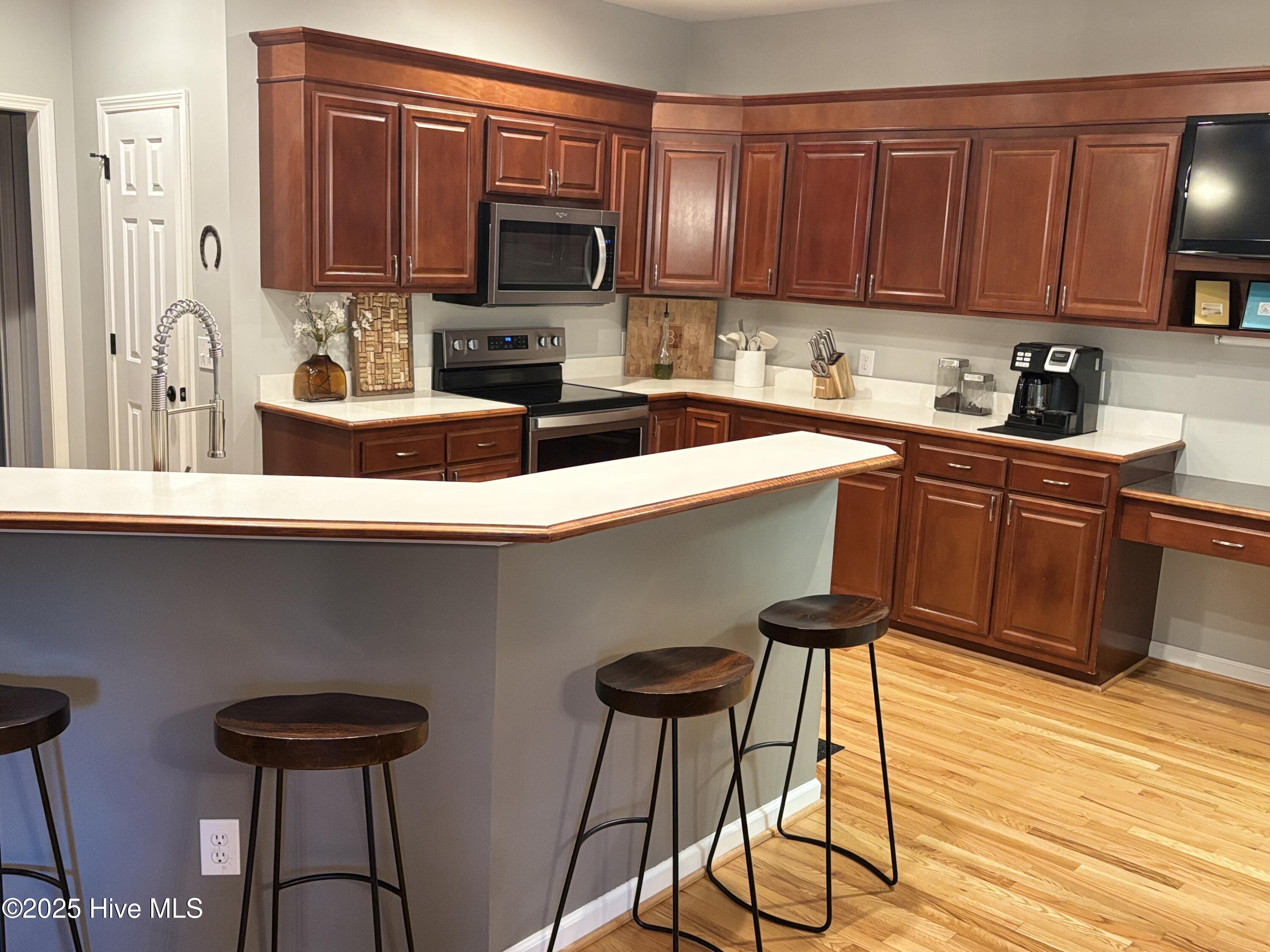 100537191 | Photo 24