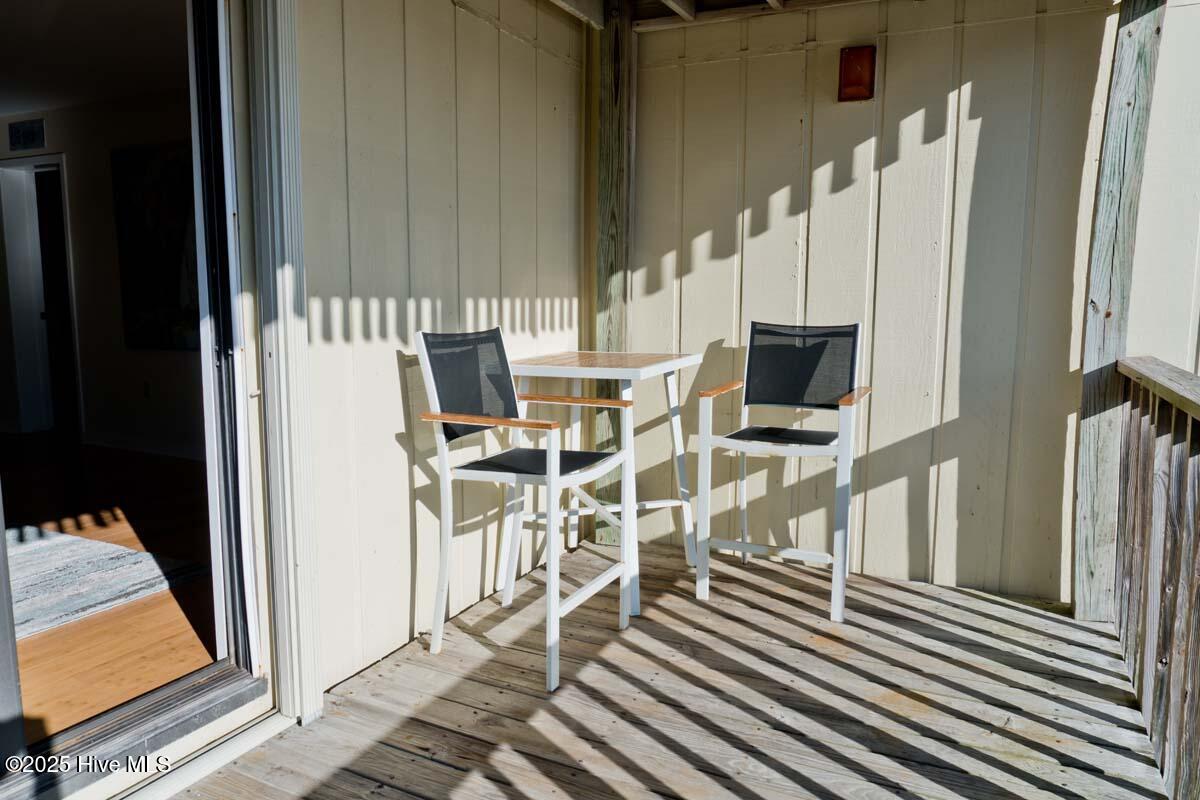 100510810 | Photo 18