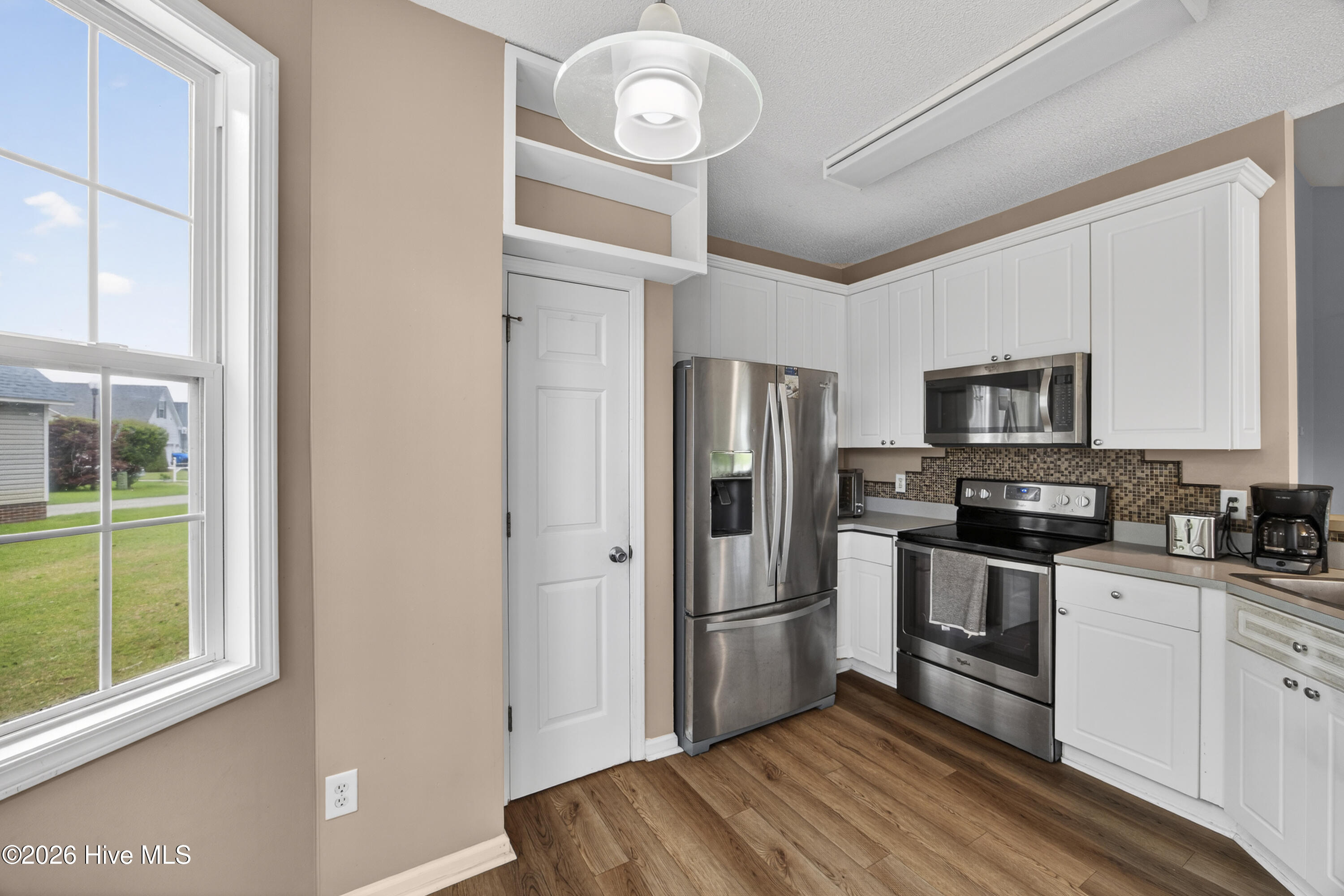 100565929 | Photo 29