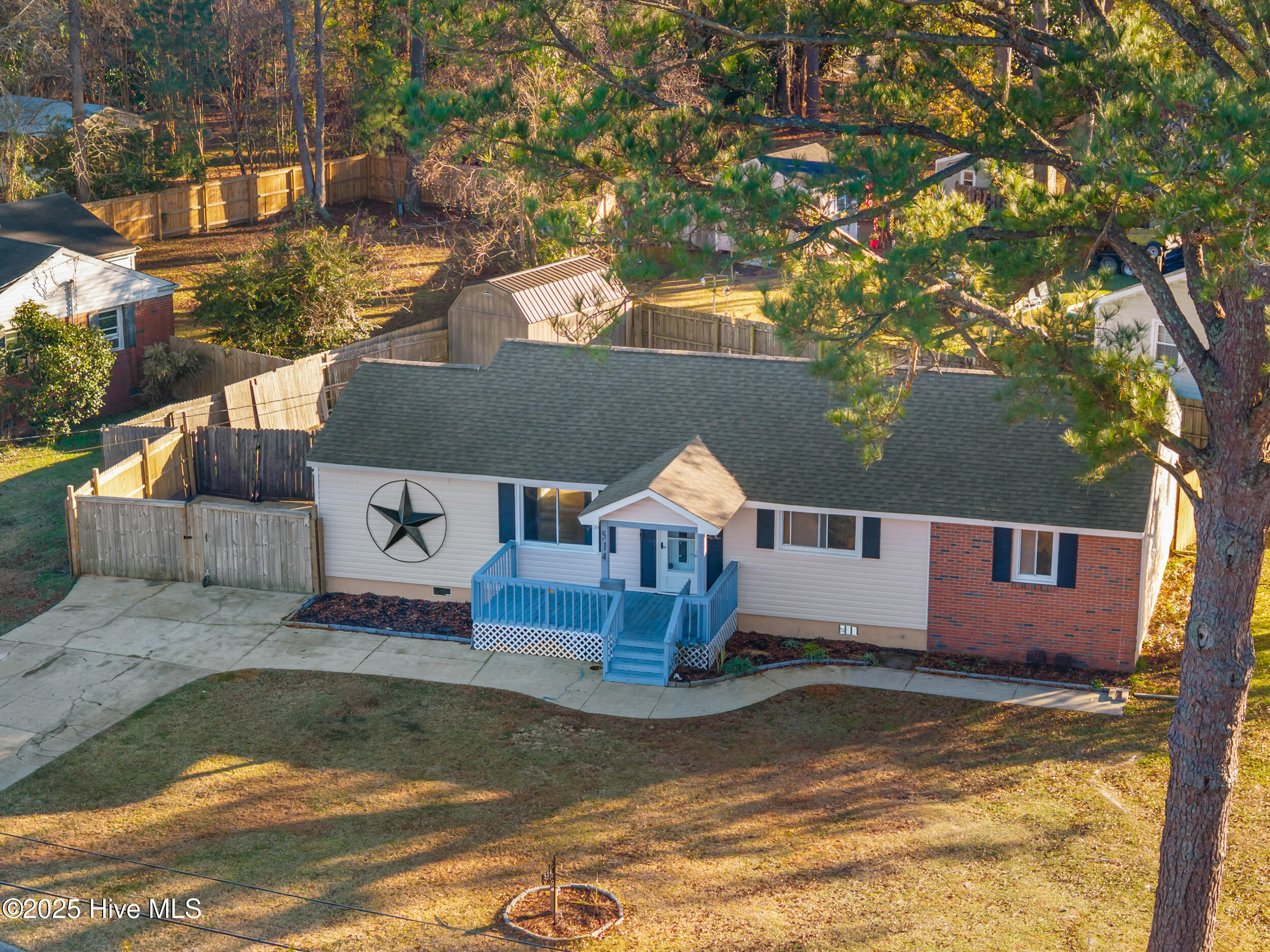 100545406 | Photo 38