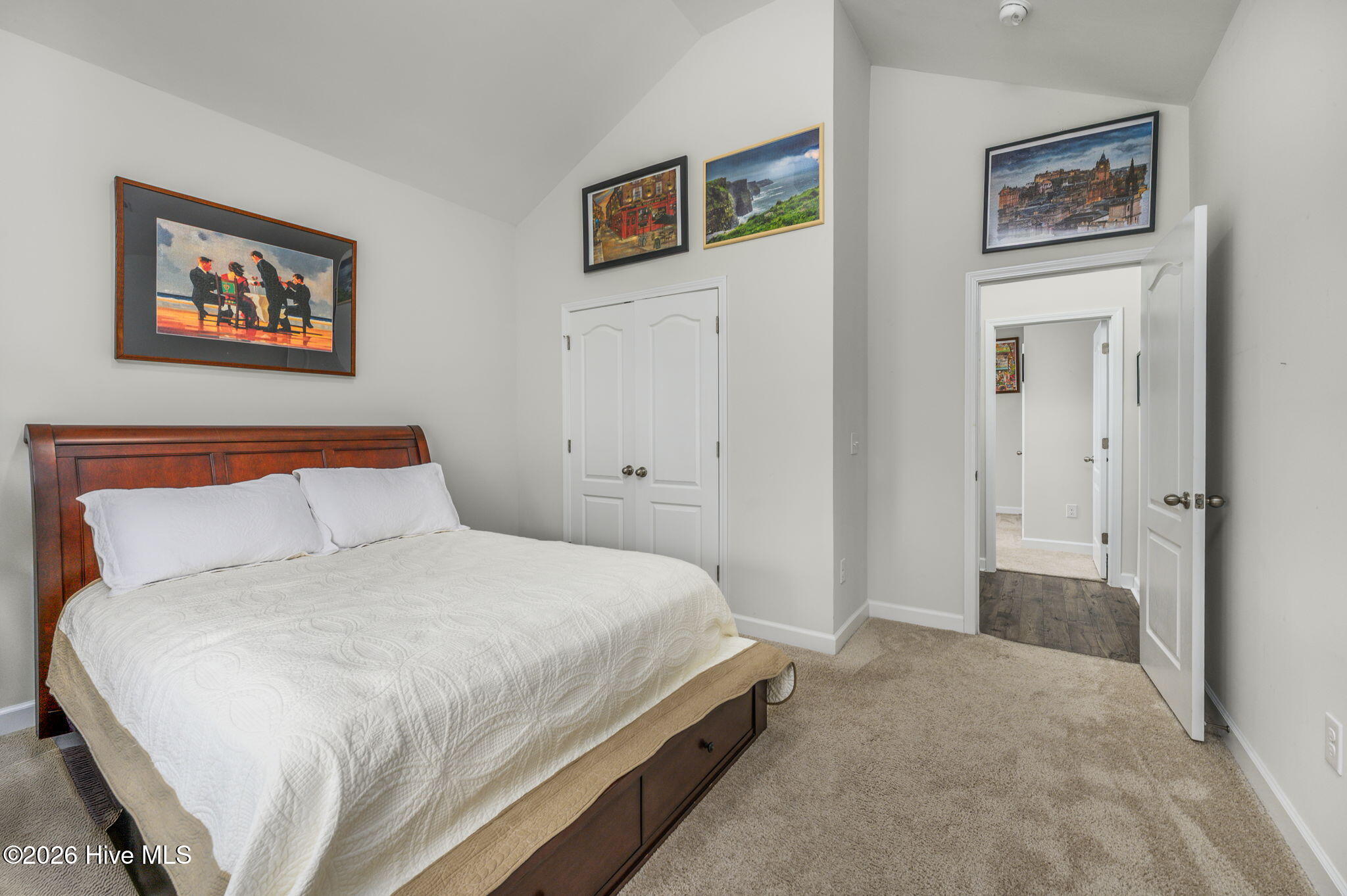 100559245 | Photo 16