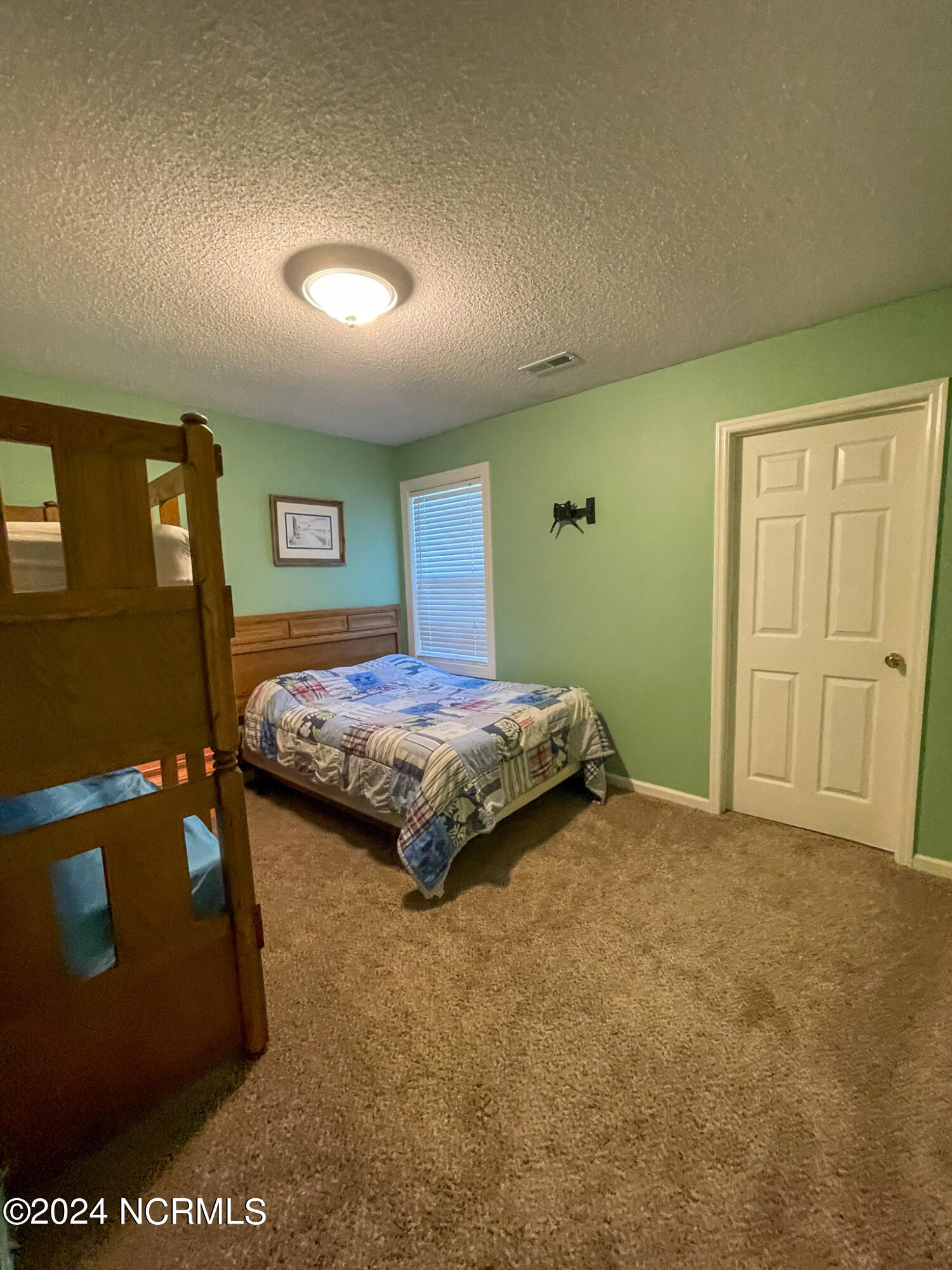 100547664 | Photo 28