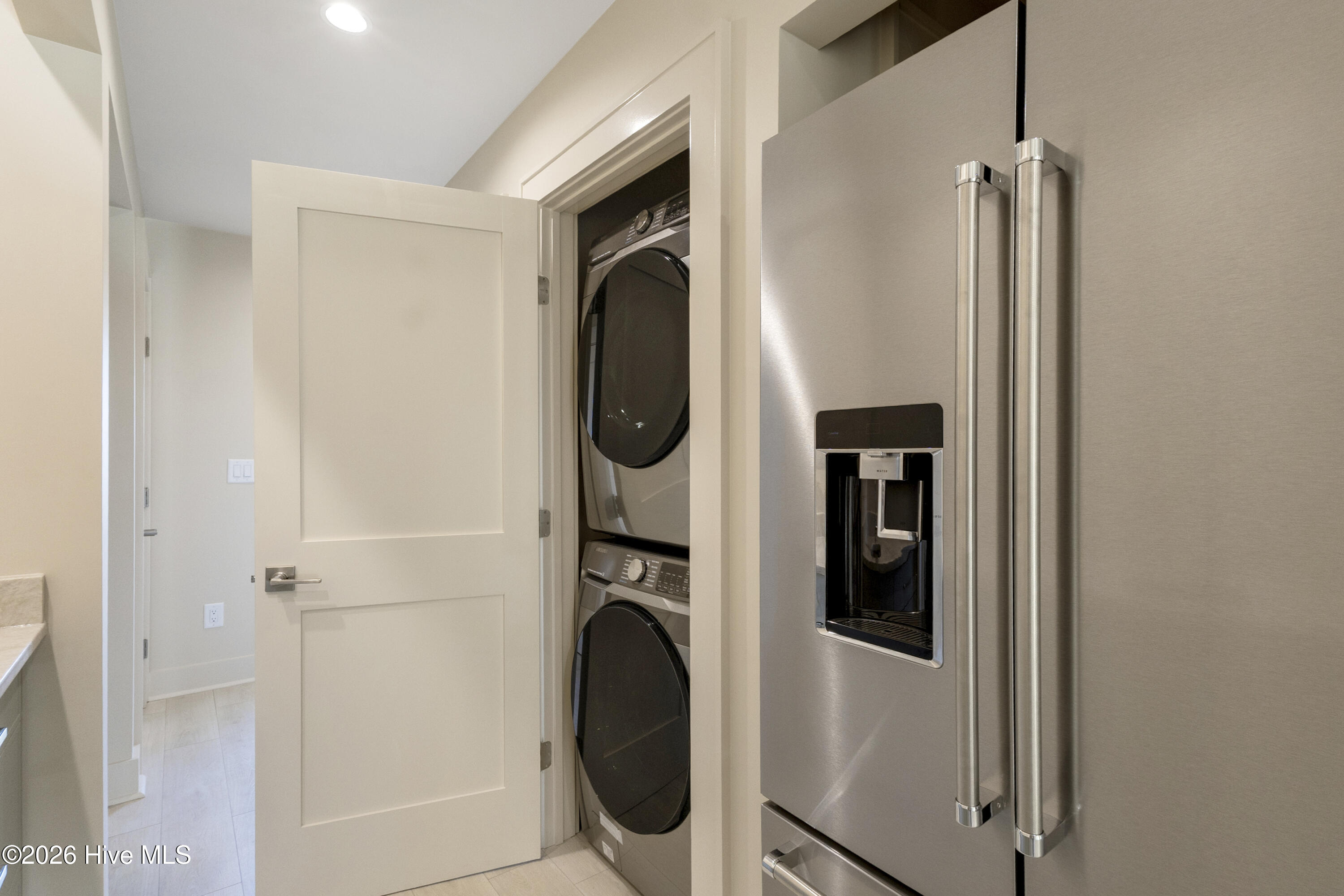 100551953 | Photo 89