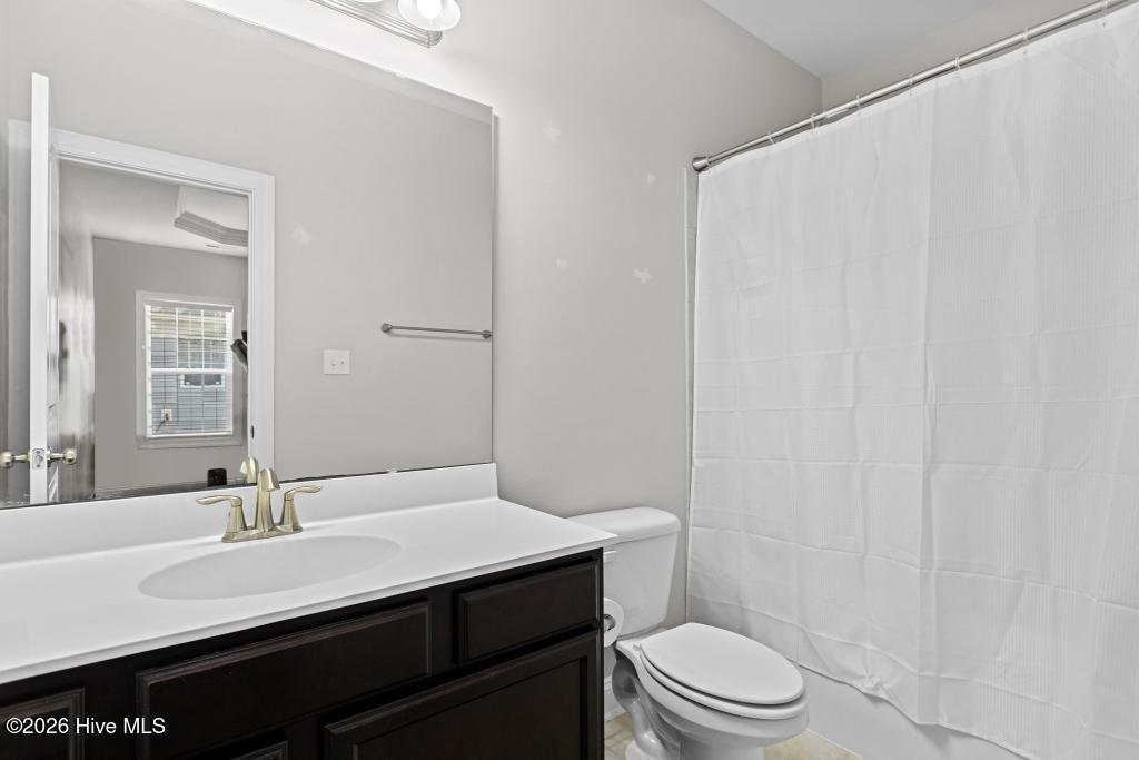 100565608 | Photo 23