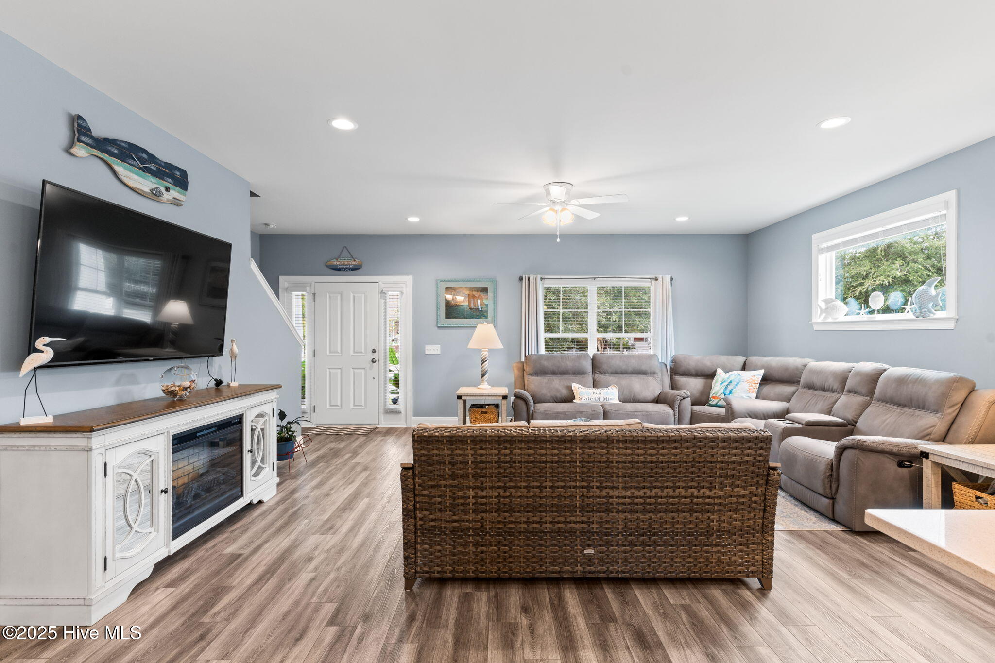 100530227 | Photo 21