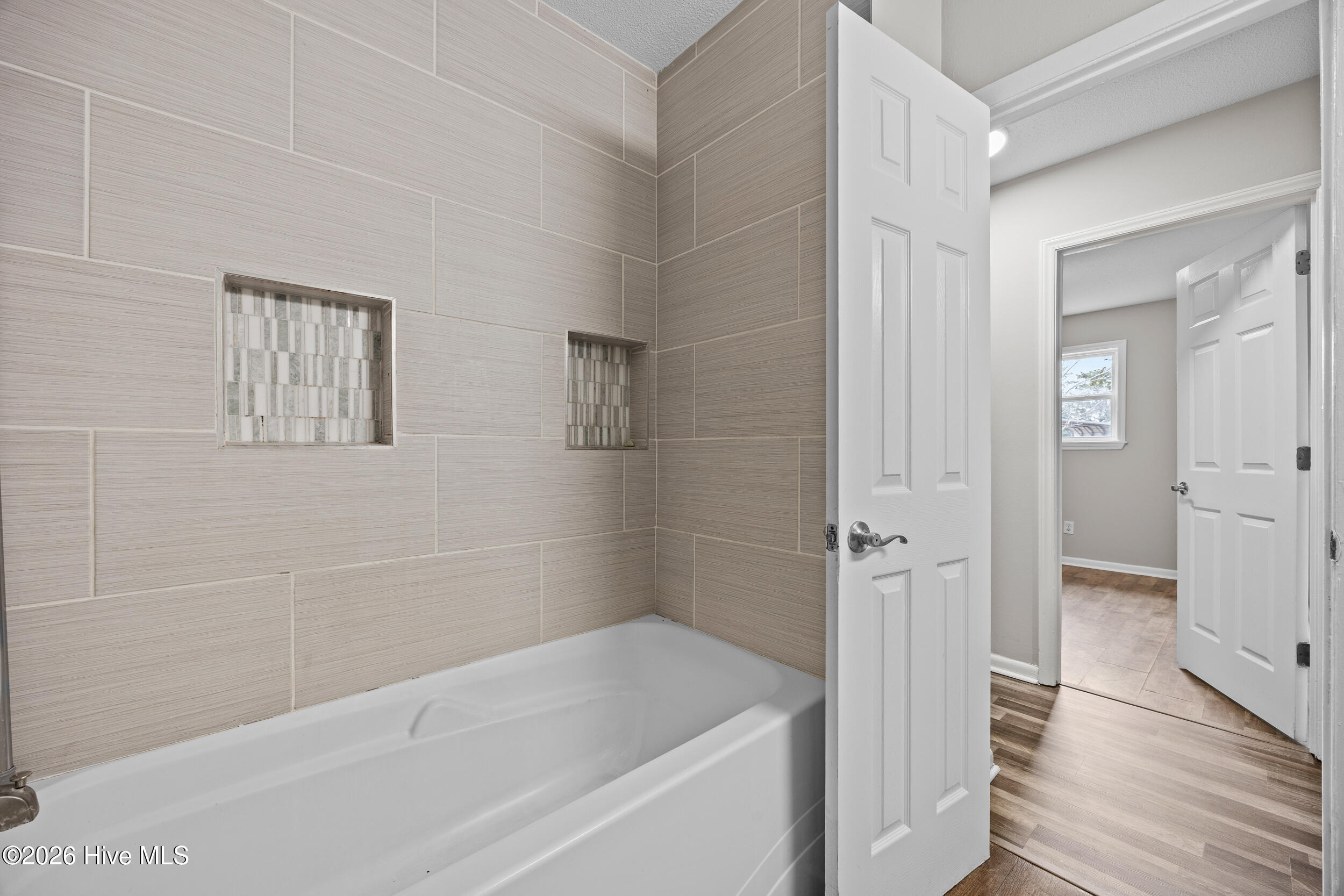 100540773 | Photo 22