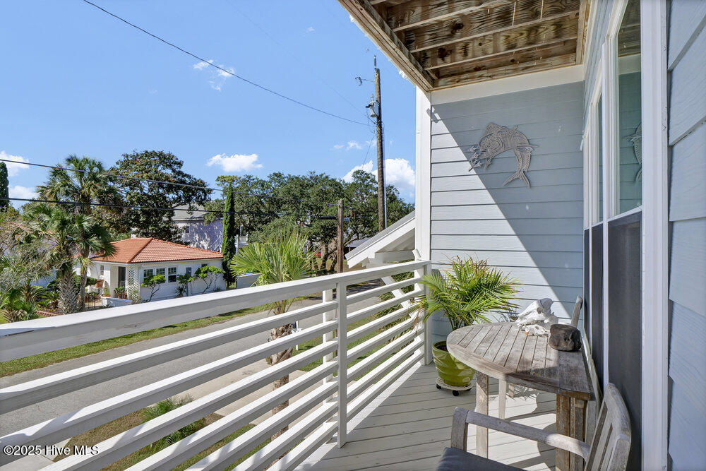 100538818 | Photo 12