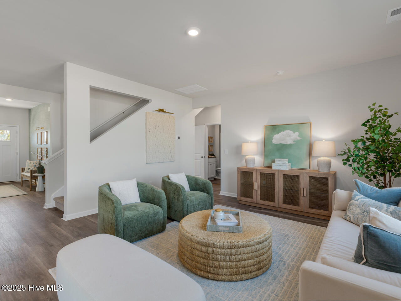 100553727 | Photo 14