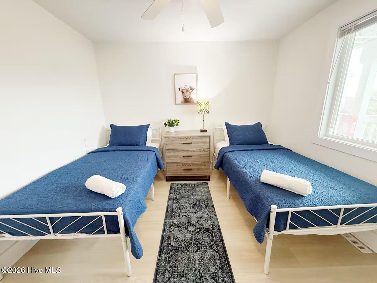 100562681 | Photo 27