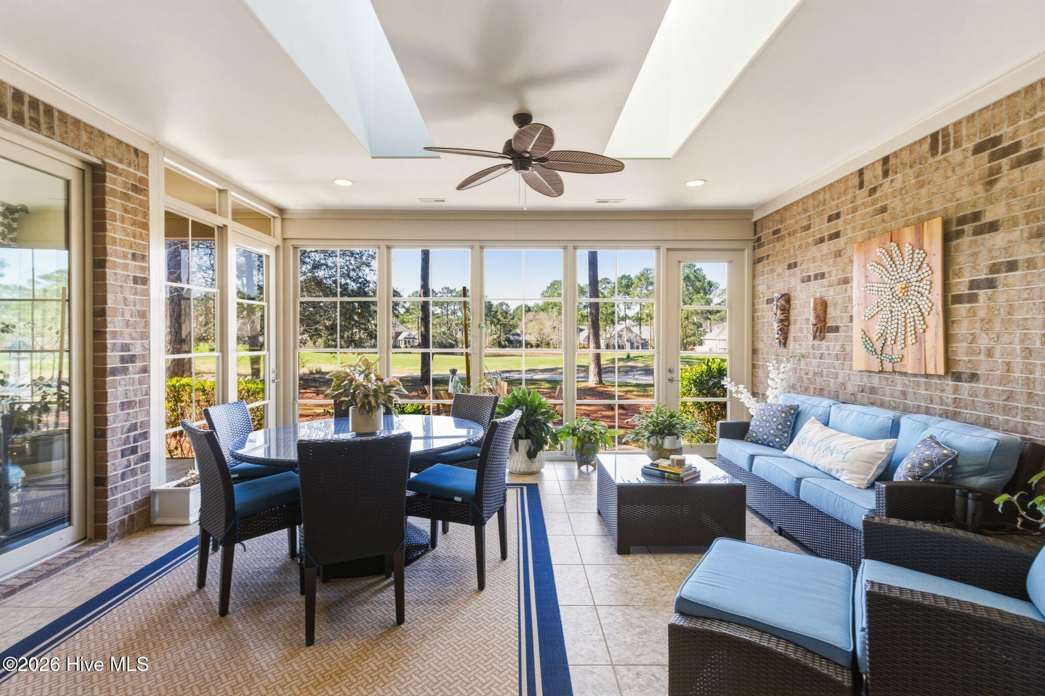 100564432 | Photo 38