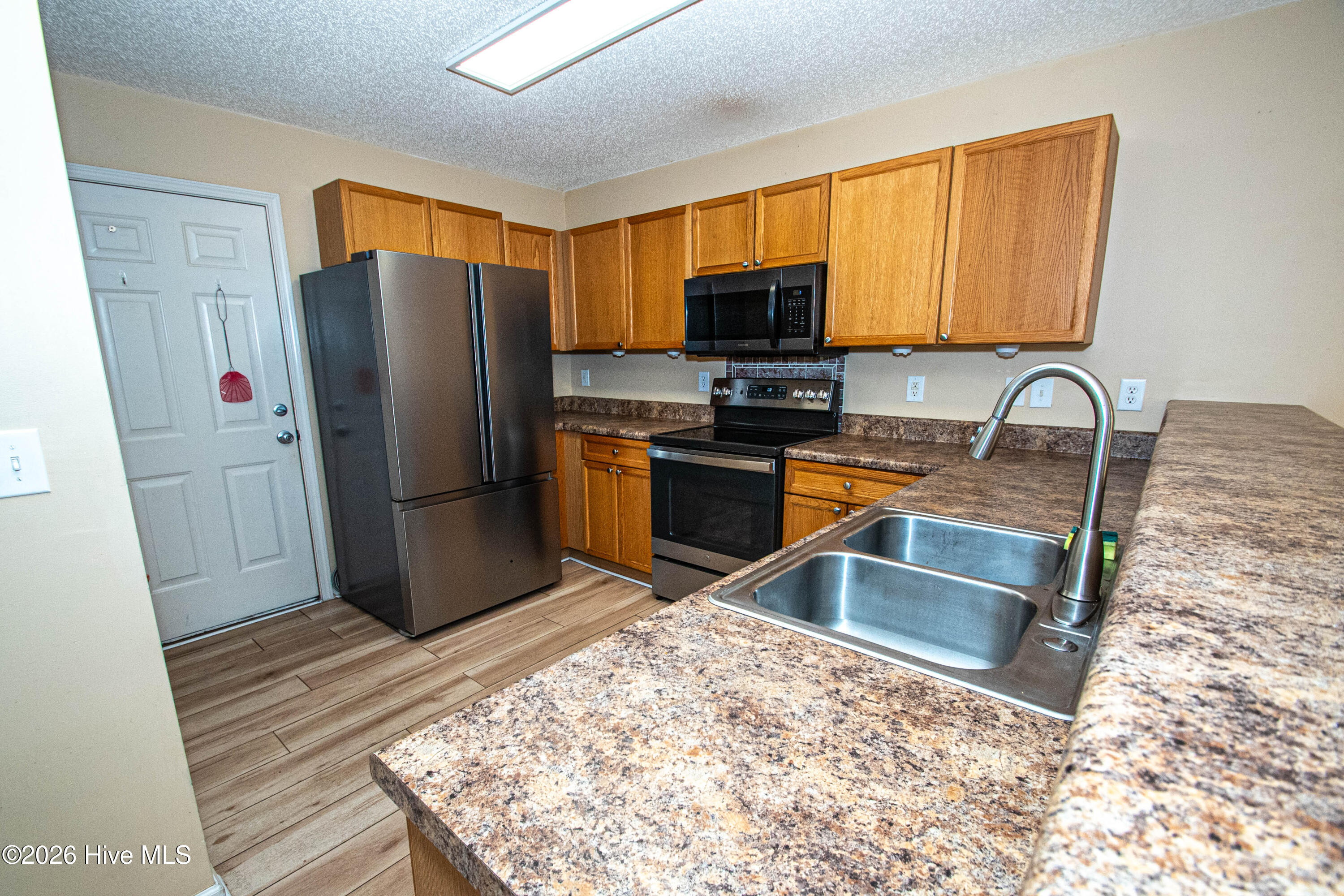 100567931 | Photo 27