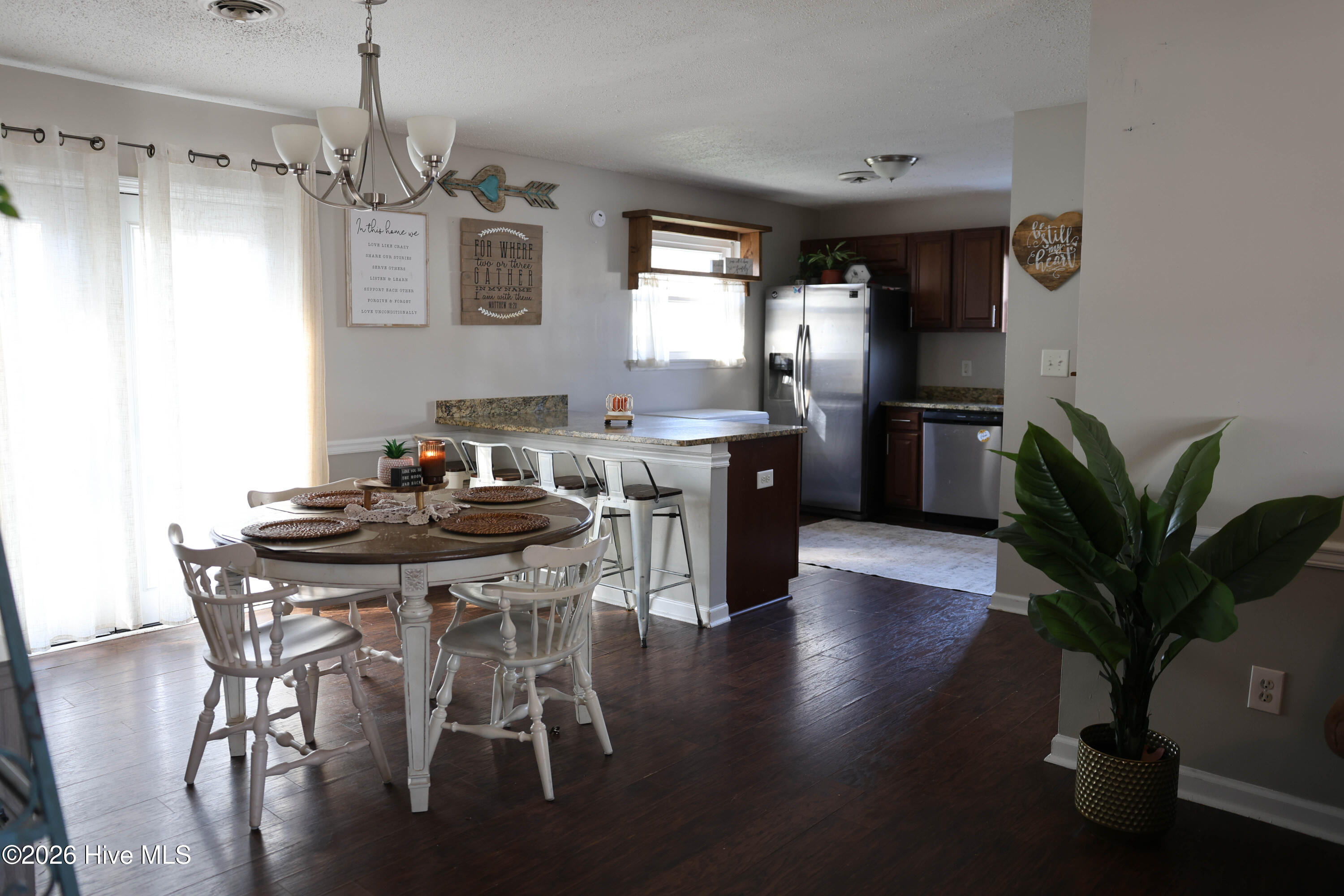 100558829 | Photo 21