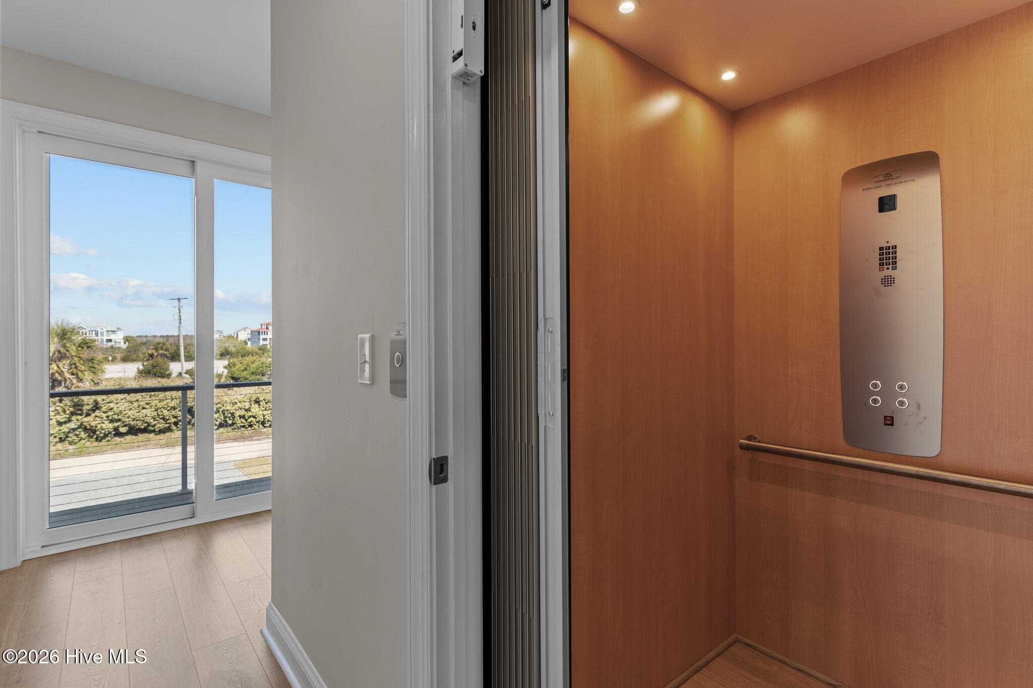 100554783 | Photo 22