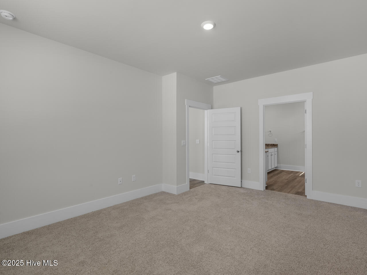 100527358 | Photo 20