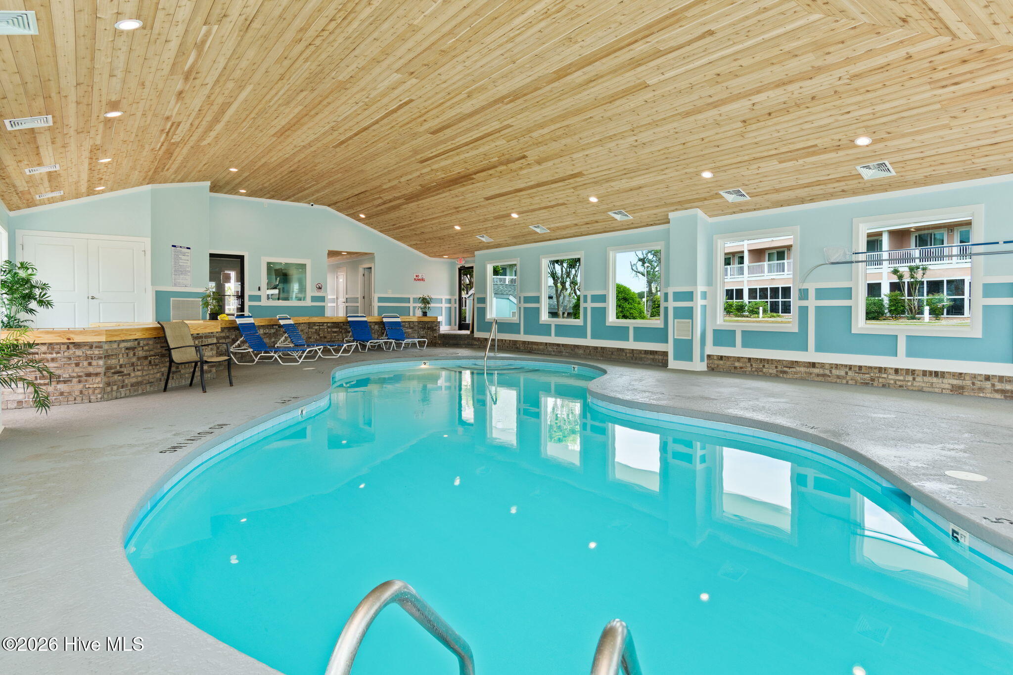 100557606 | Photo 30