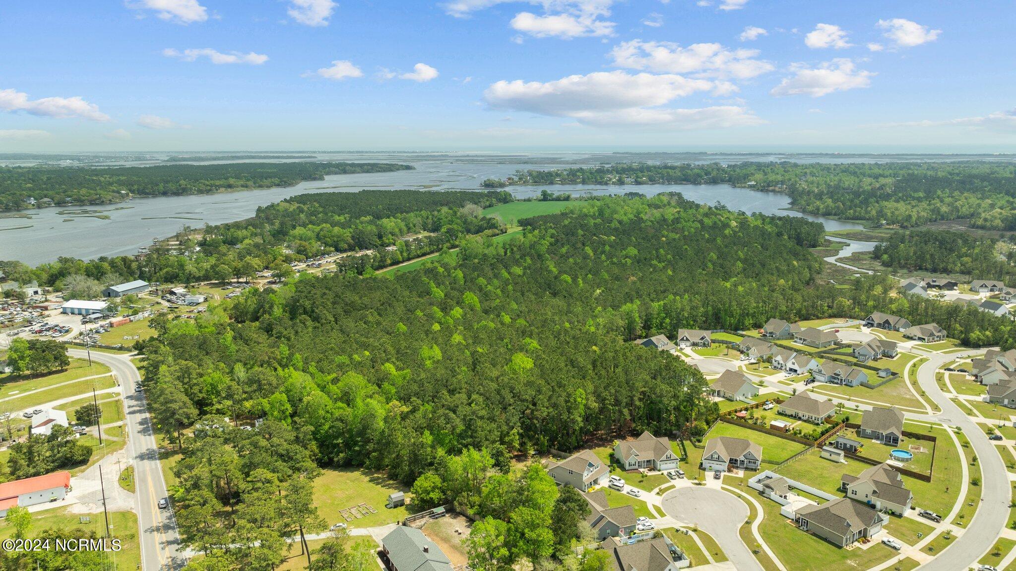 517 Queens Creek Road, Hubert, NC, 28539