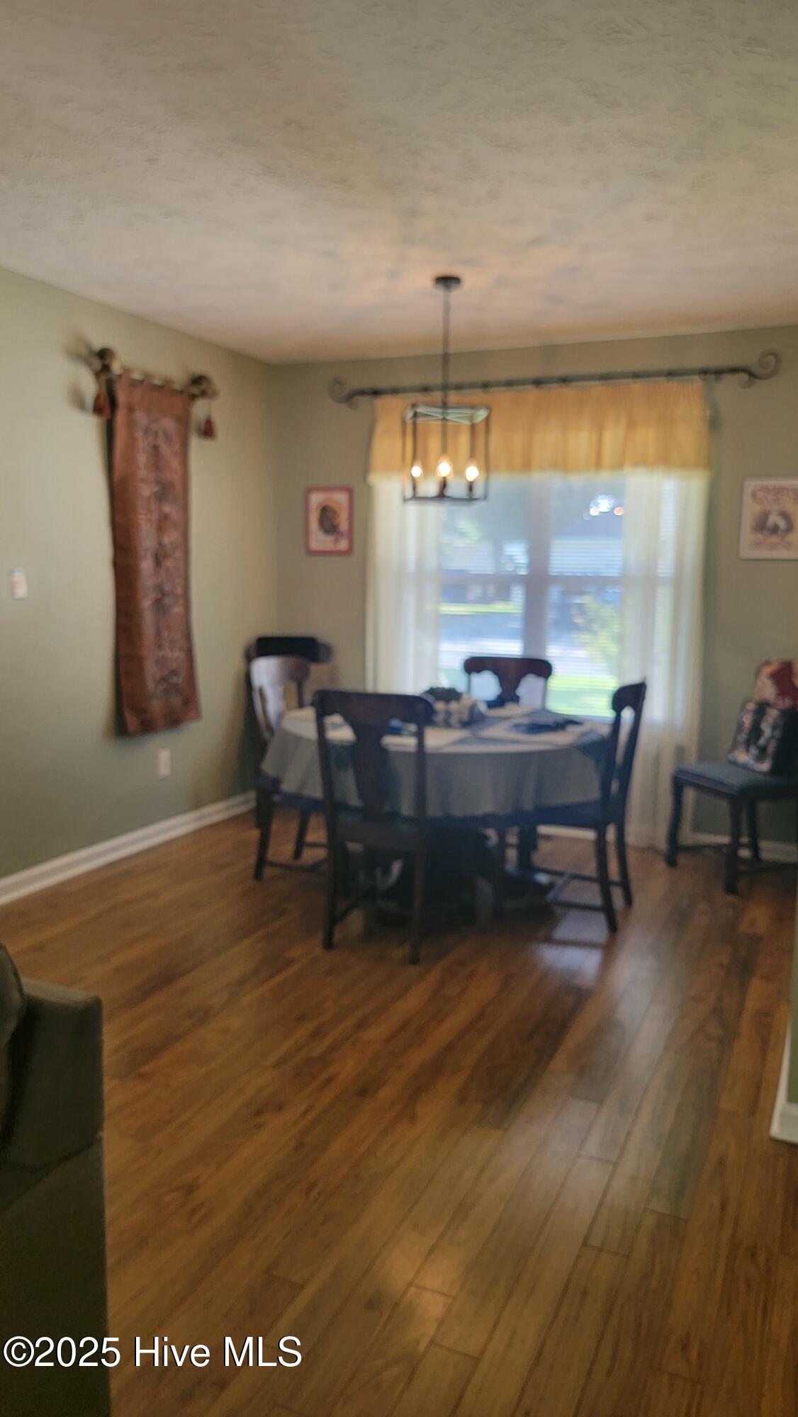 100519344 | Photo 10