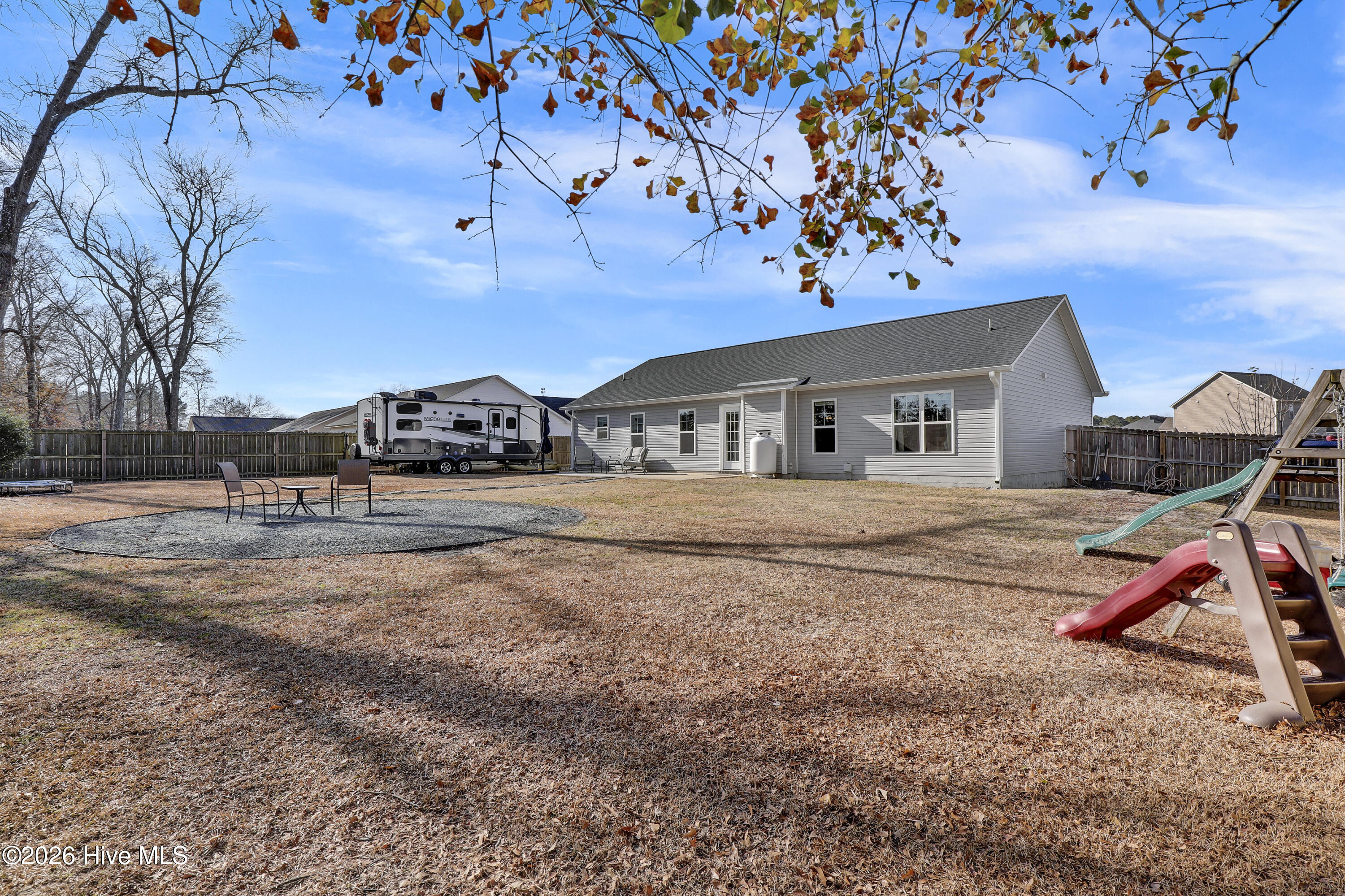 100547660 | Photo 28