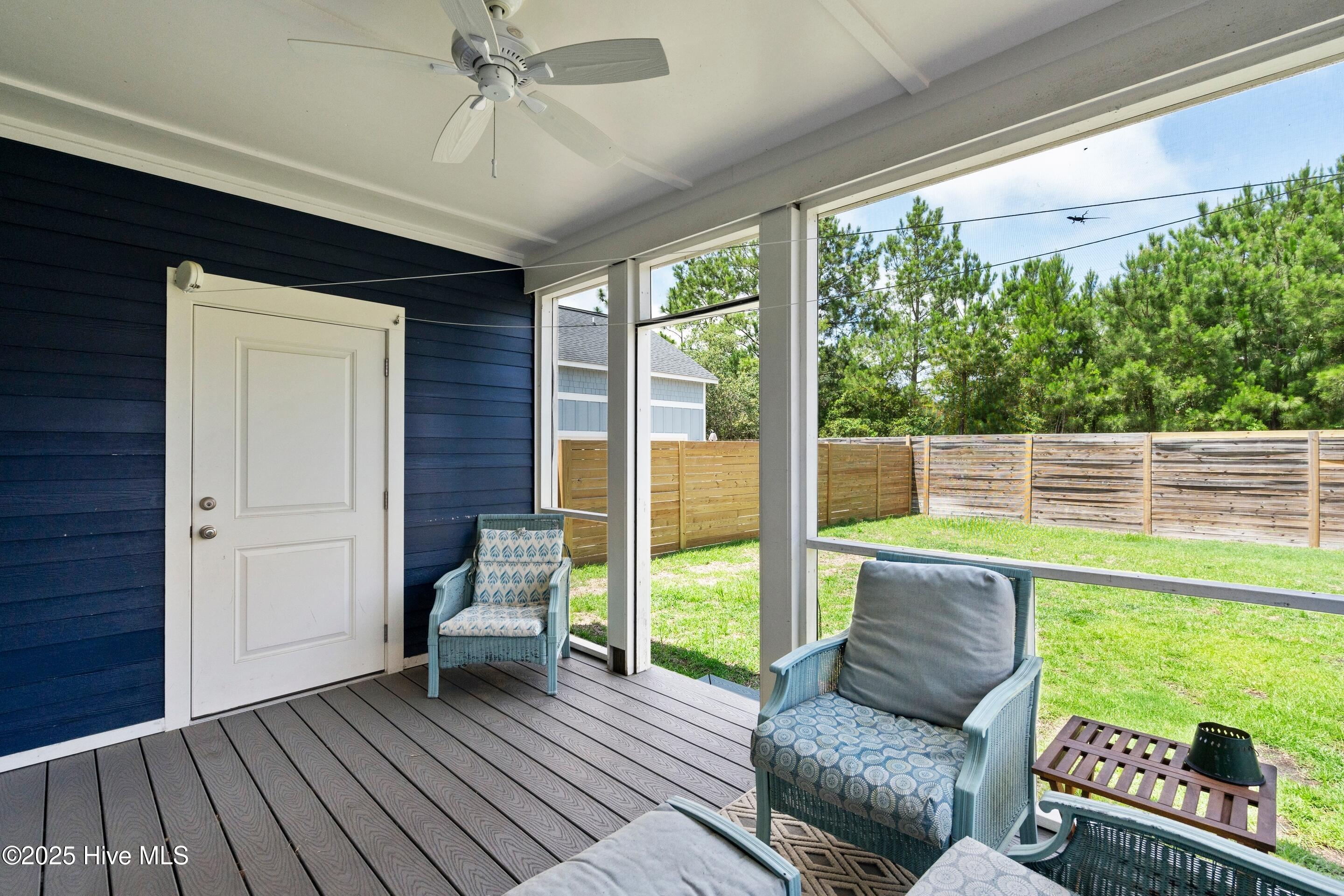 100567642 | Photo 44