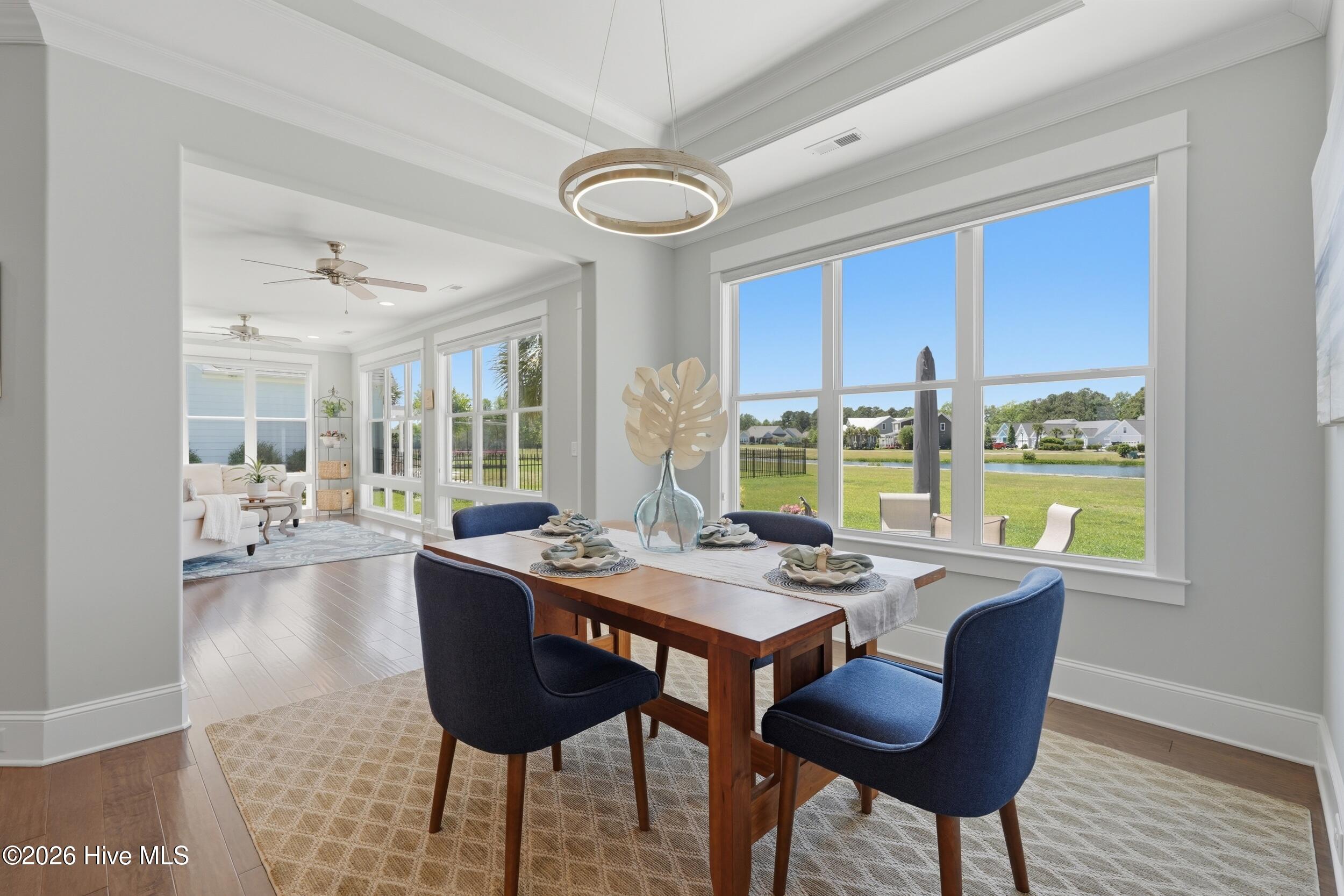 100567823 | Photo 30