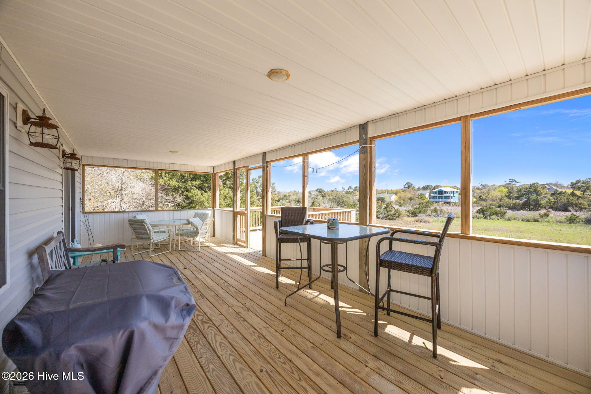 100561792 | Photo 46