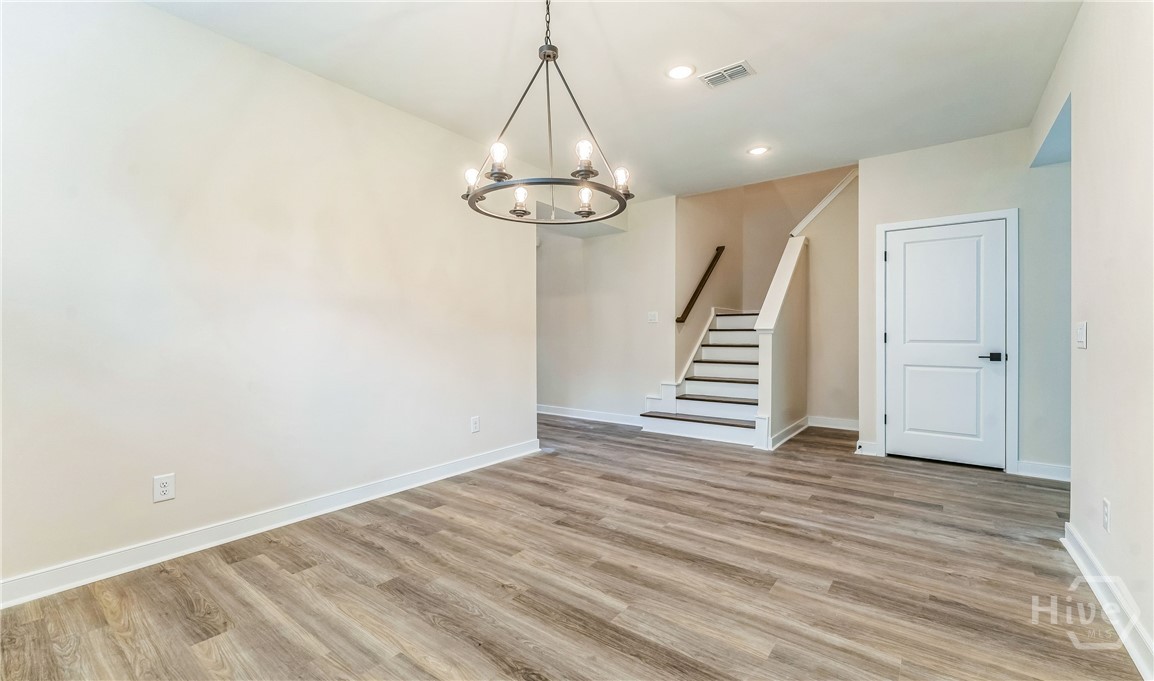 Similar Home/ Dining Room