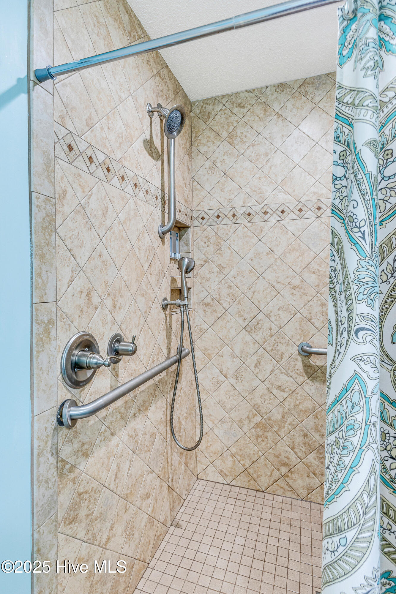 100543271 | Photo 19