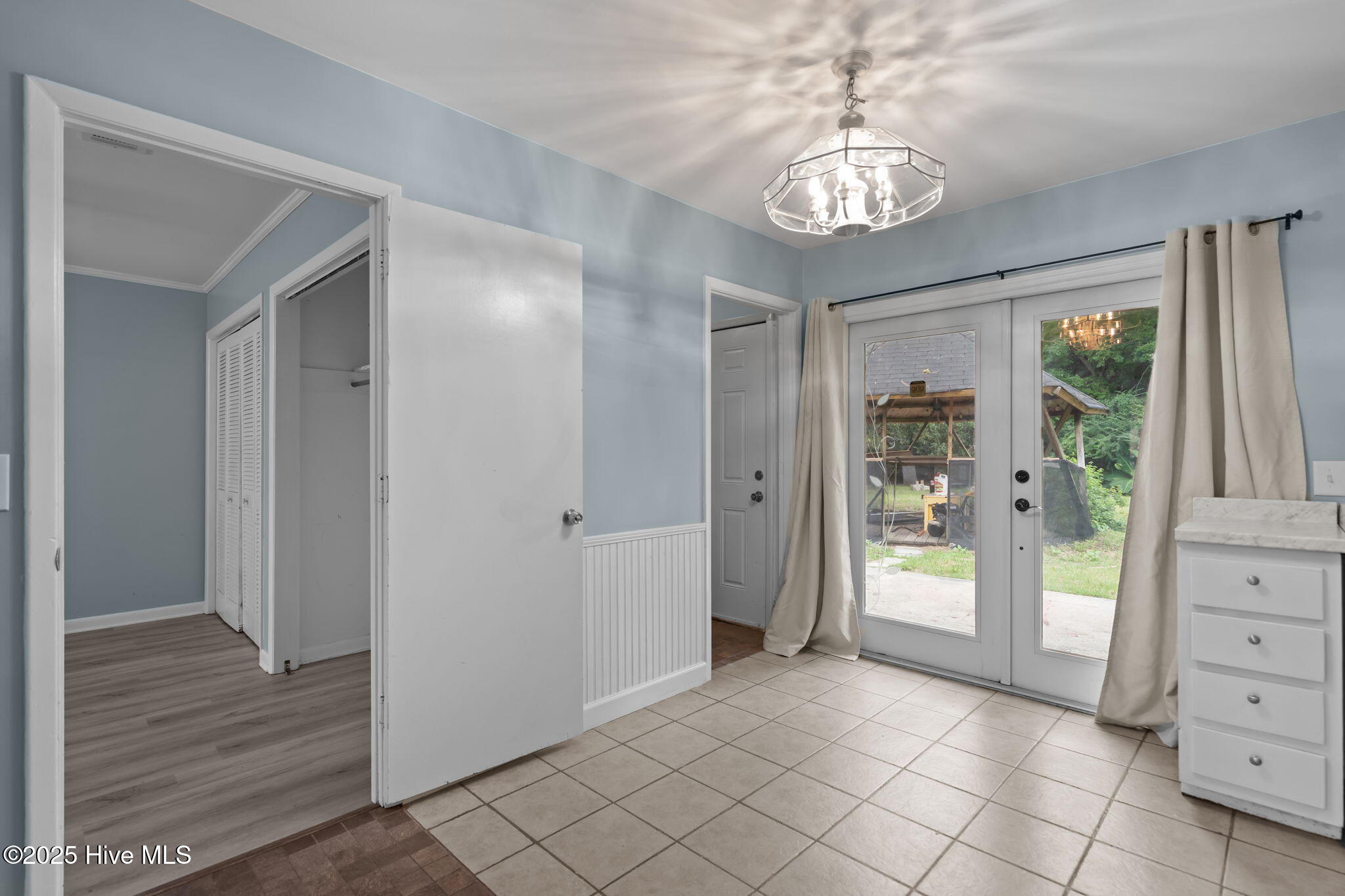 100531423 | Photo 10