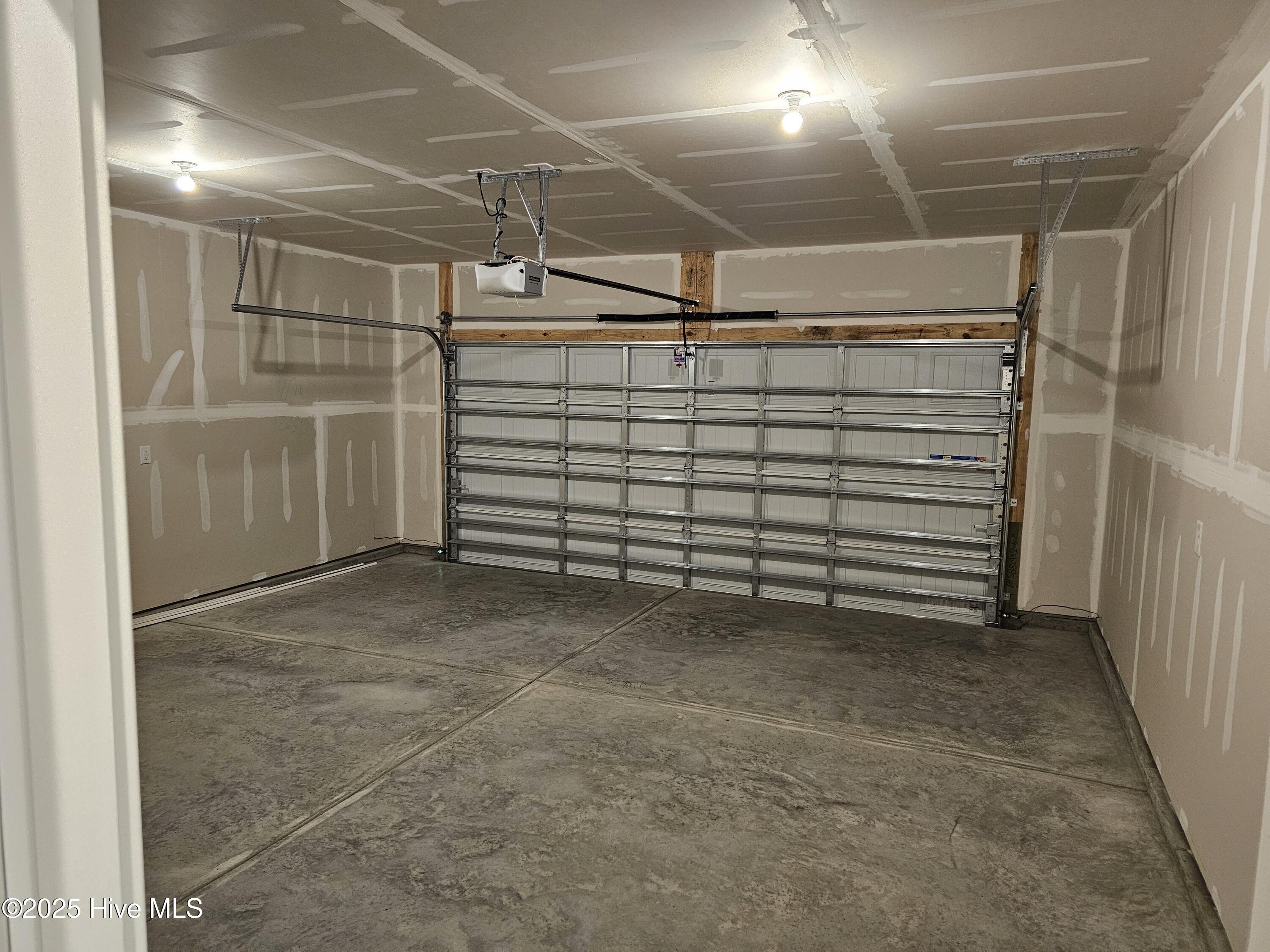 100531272 | Photo 24