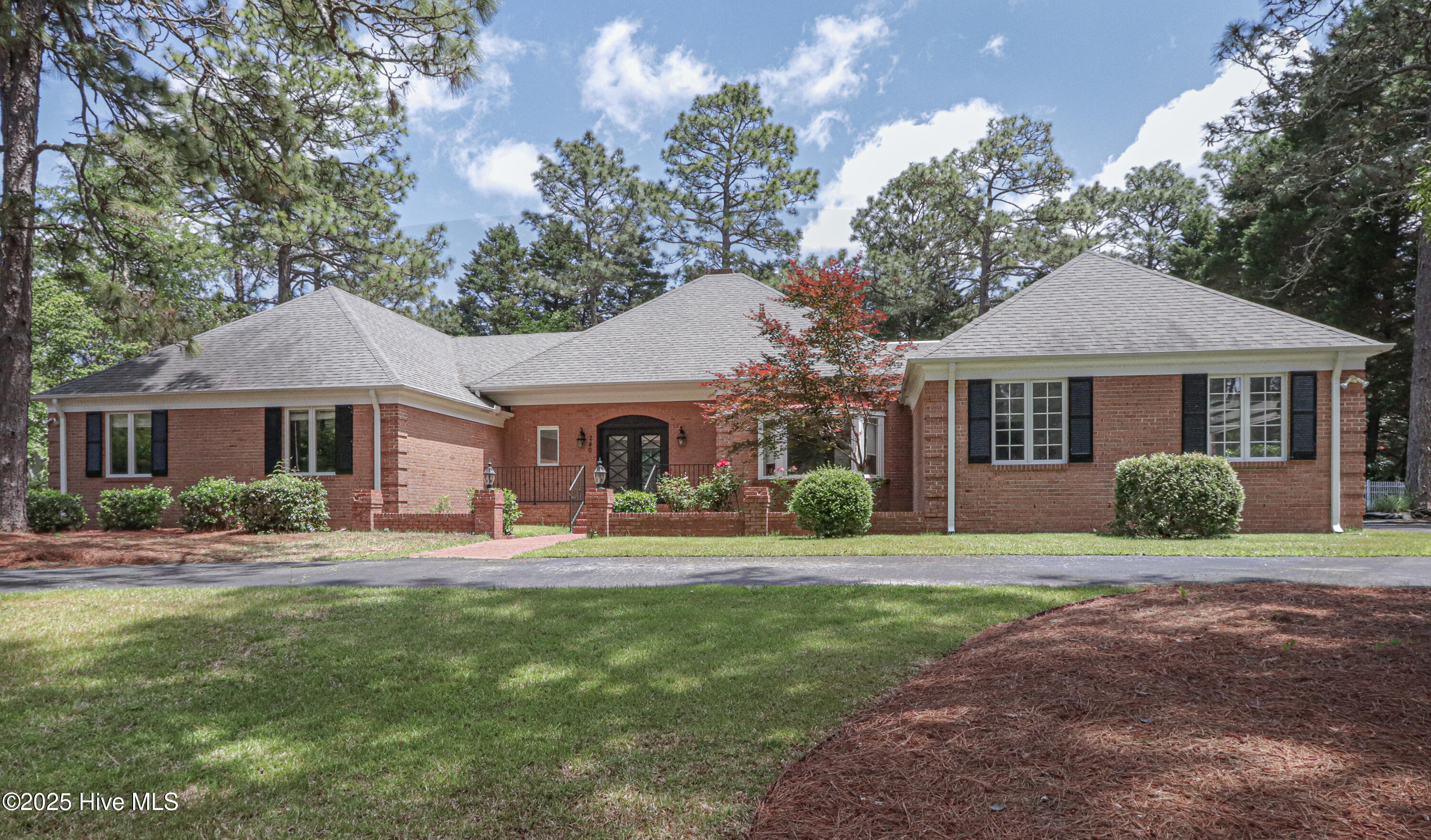 240 Donald Ross Dr FRONT